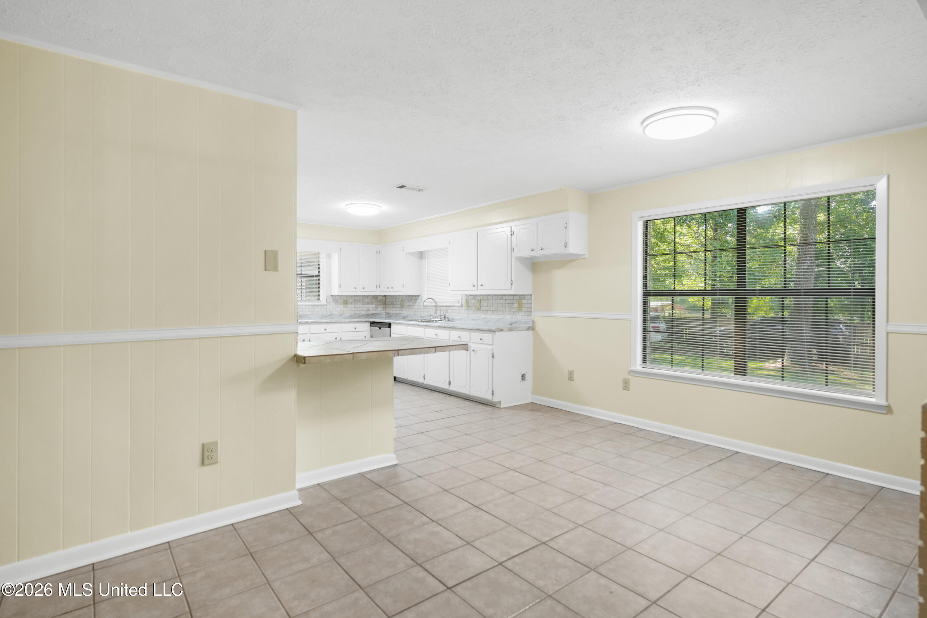 130 Western Hills Drive Property Photo 4