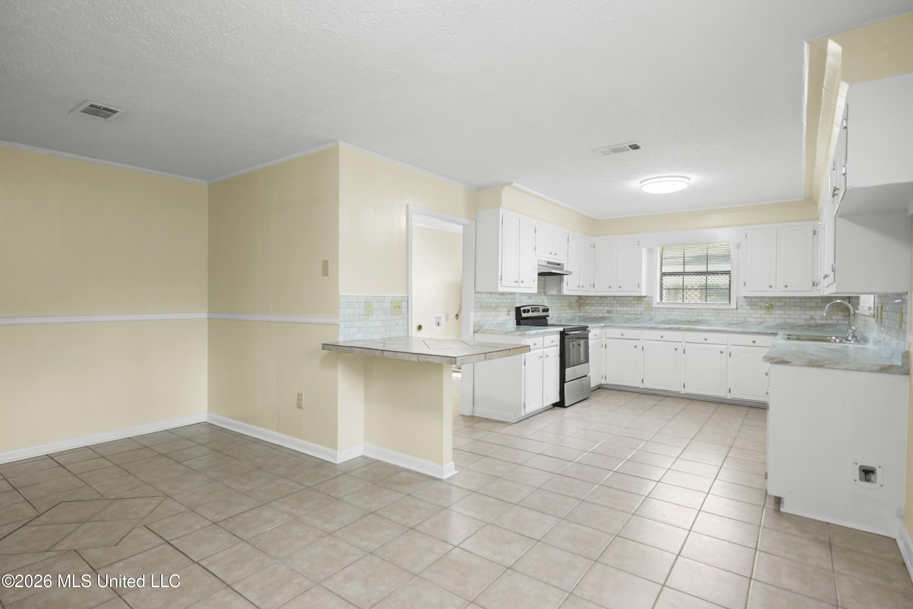 130 Western Hills Drive Property Photo 5