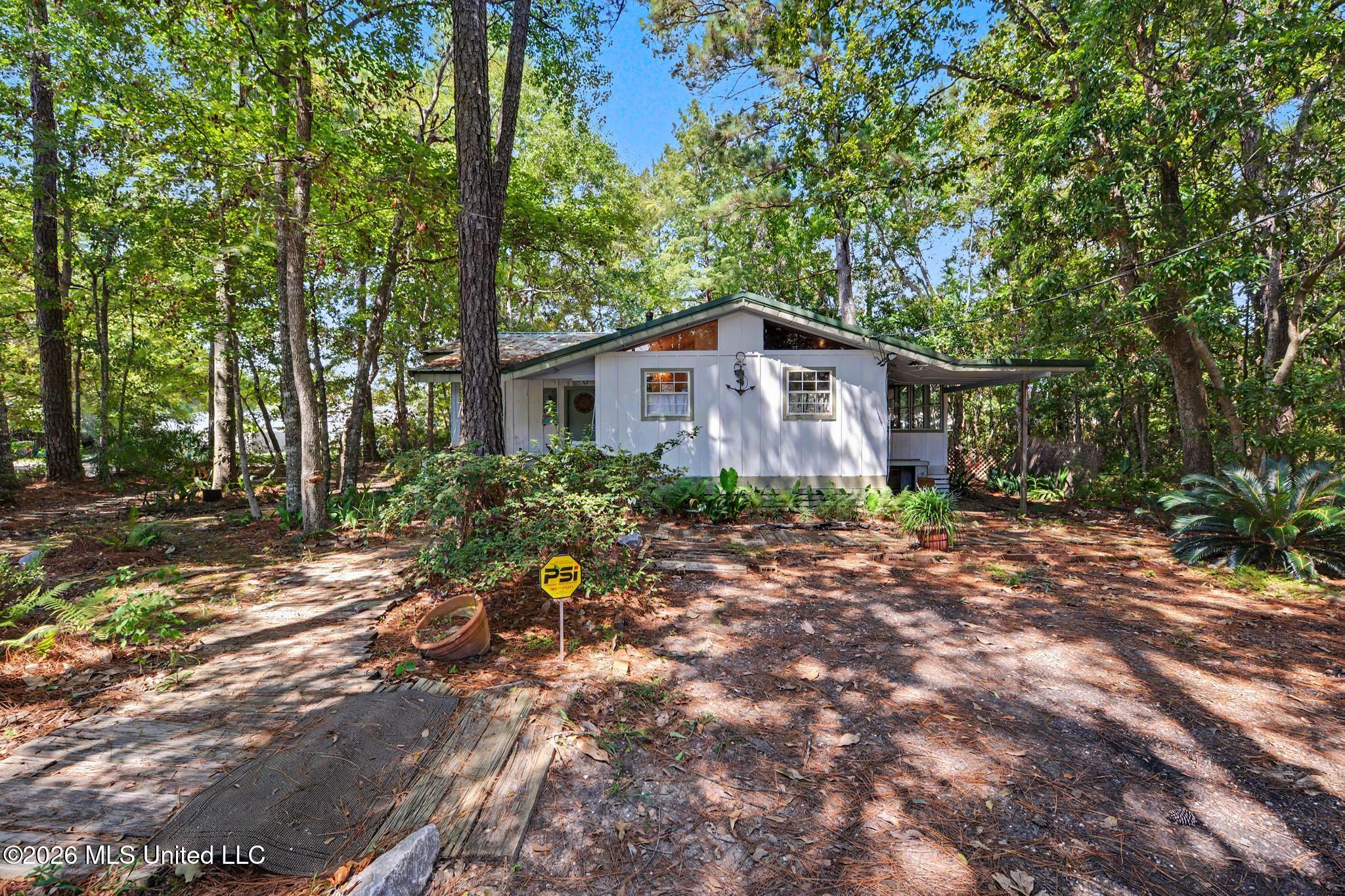 9204 Live Oak Avenue Property Photo 1