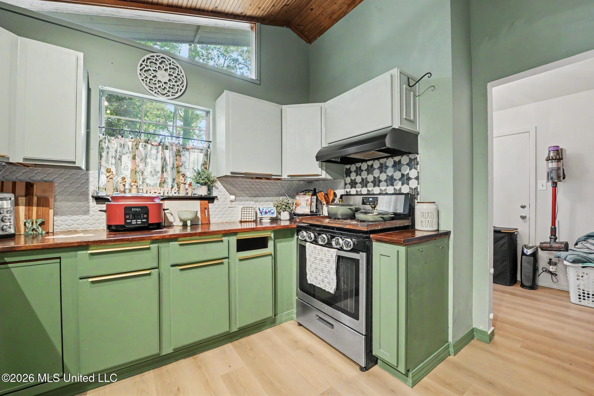 9204 Live Oak Avenue Property Photo 8