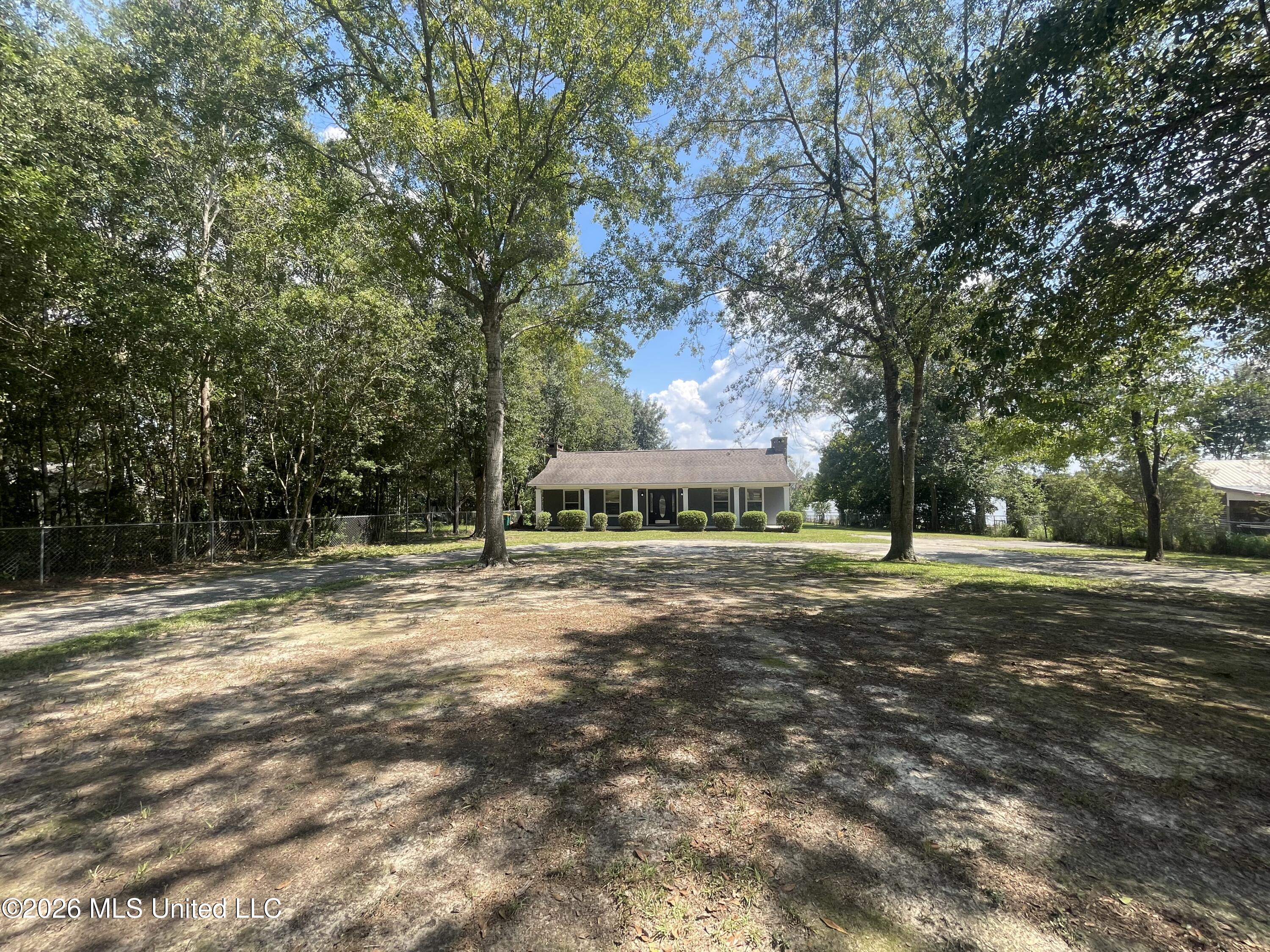 18356 Shaw Road Property Photo 3