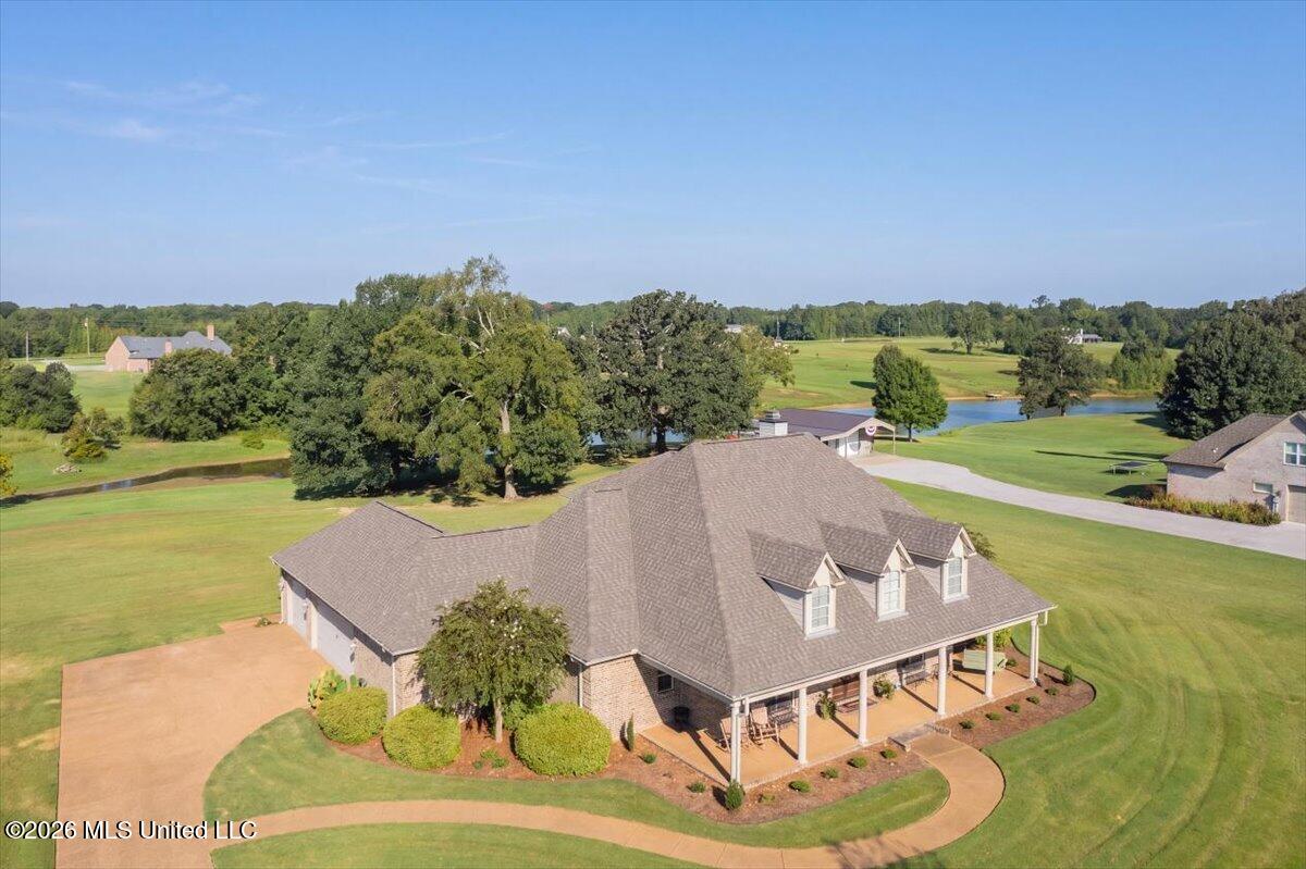173 Winter Oaks Property Photo 1