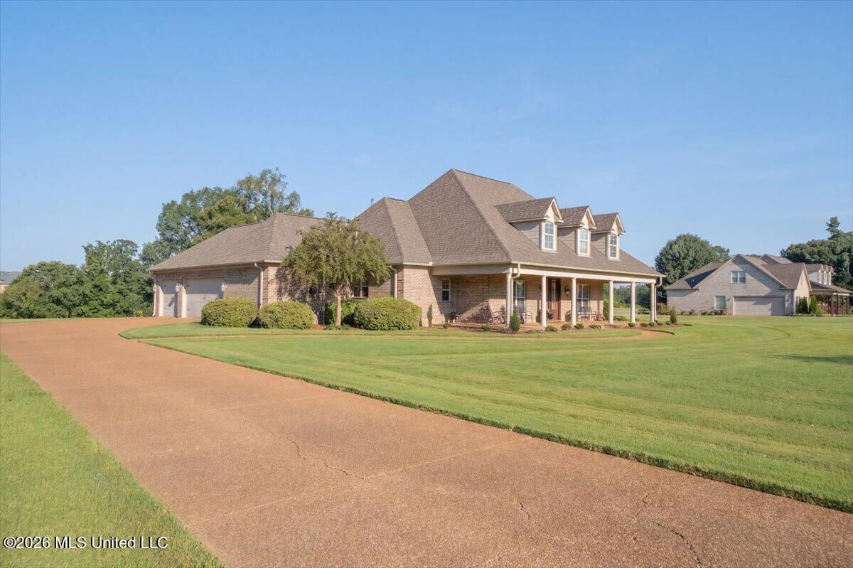 173 Winter Oaks Property Photo 3