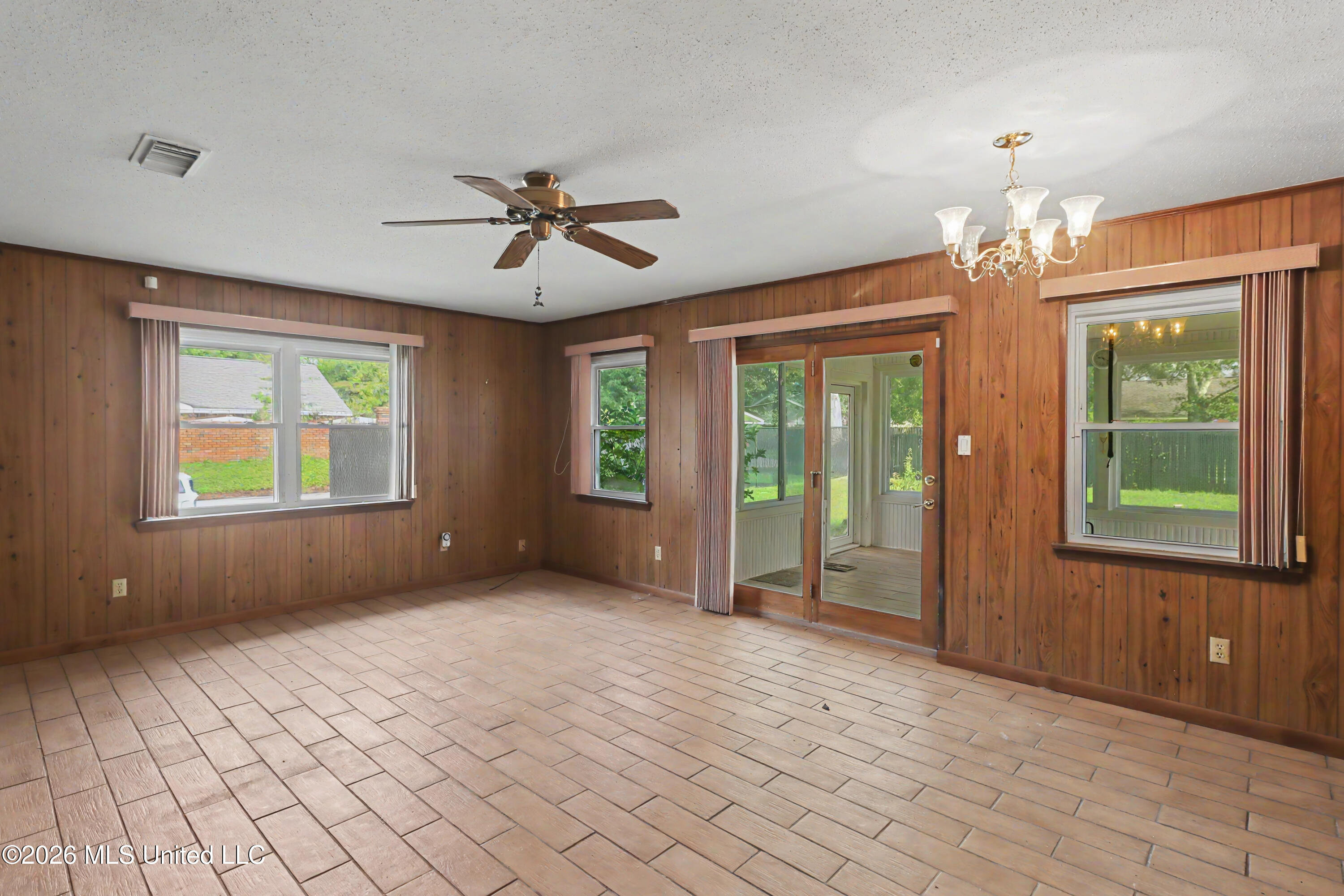 2176 Atkinson Road Property Photo 8