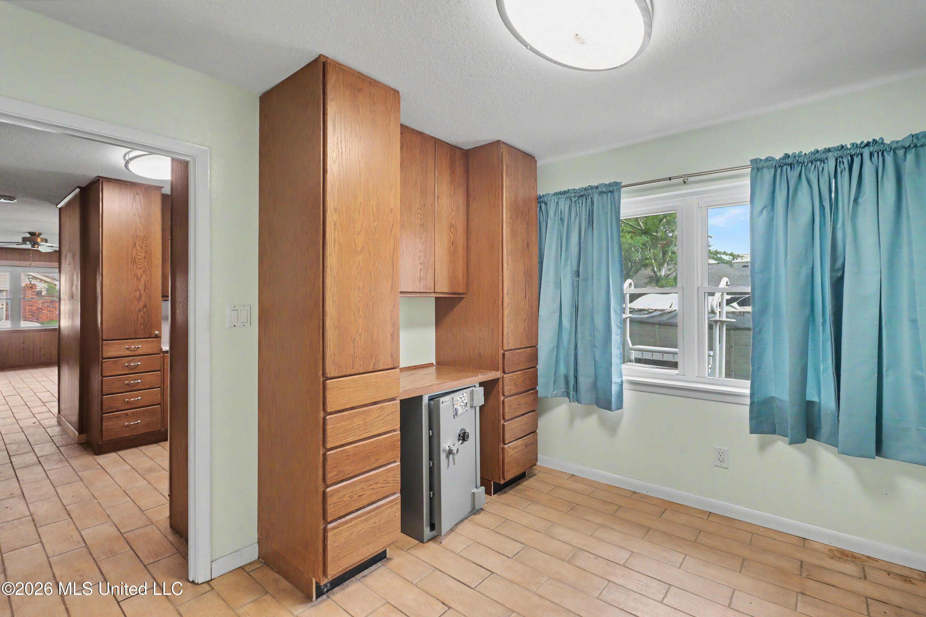 2176 Atkinson Road Property Photo 12