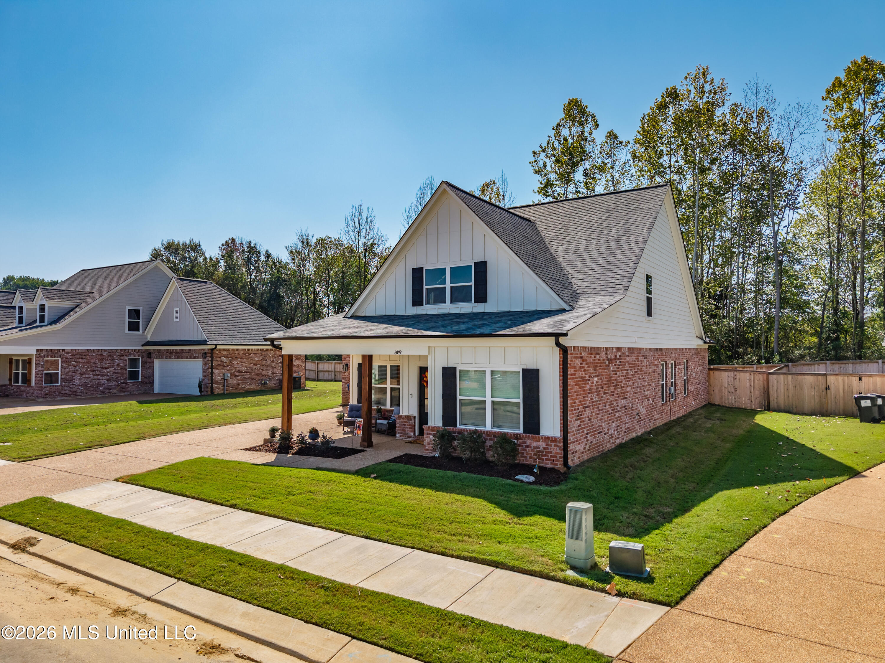 6099 Hickory Point Drive Property Photo 1