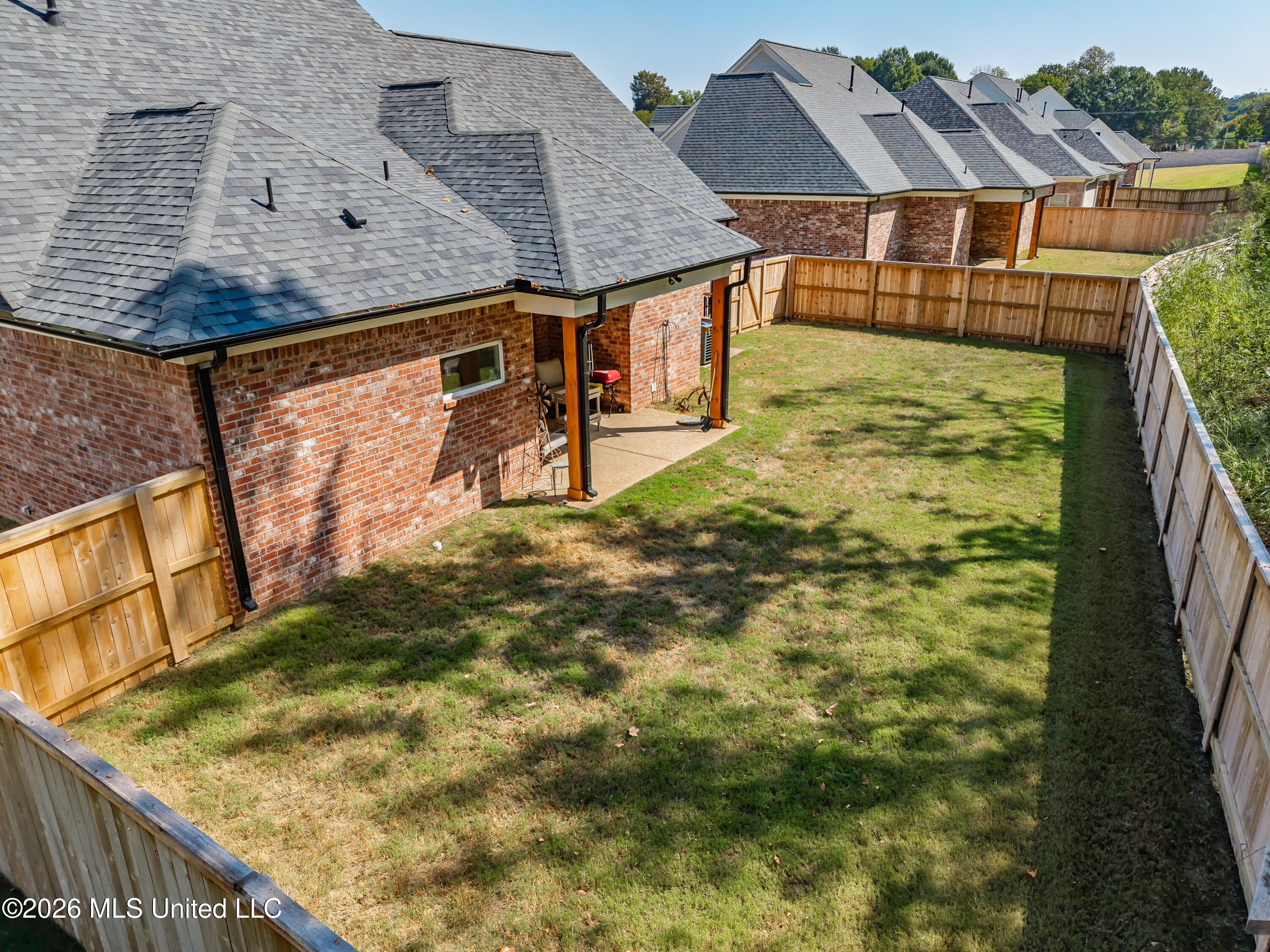 6099 Hickory Point Drive Property Photo 5