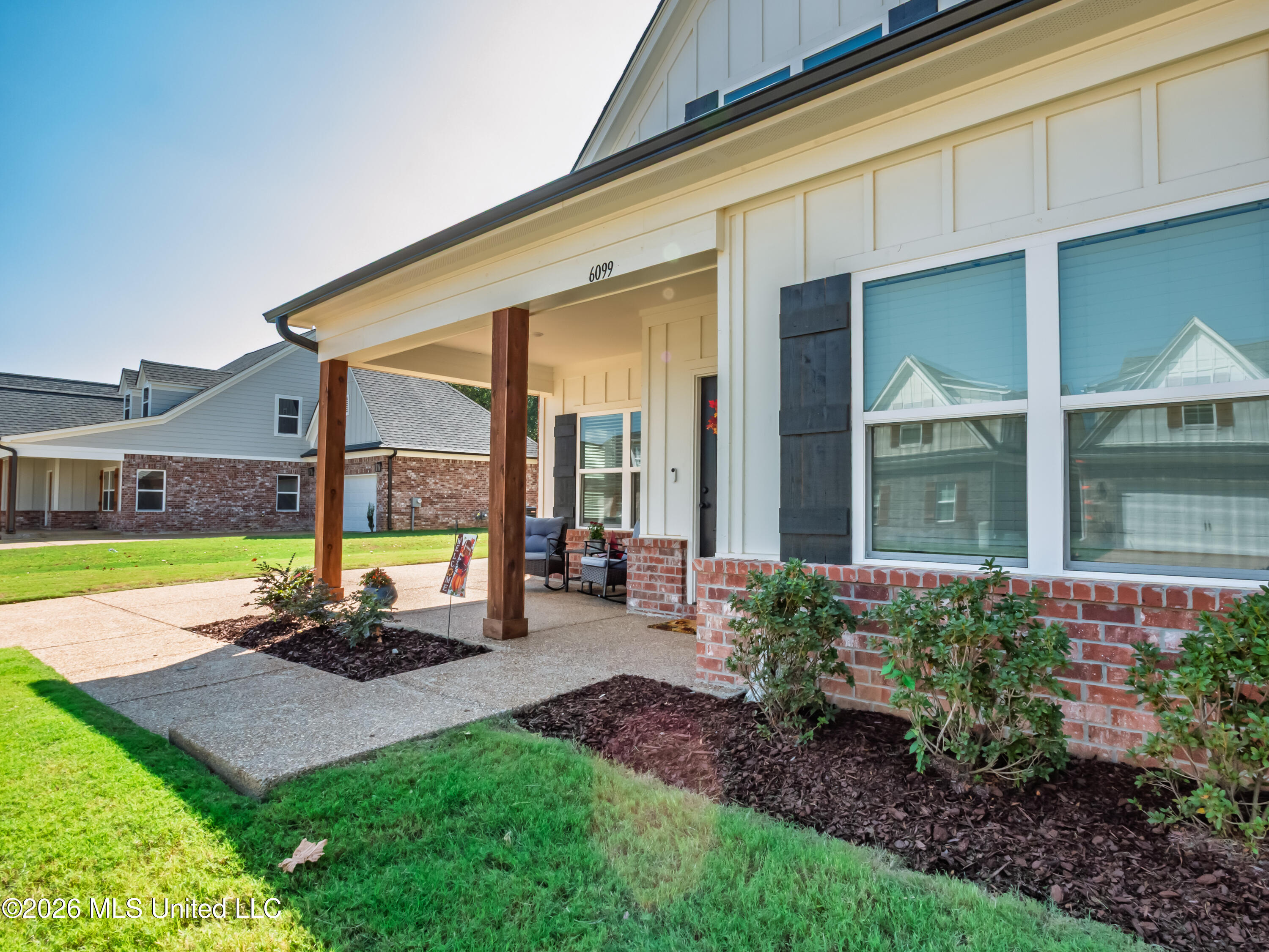 6099 Hickory Point Drive Property Photo 9
