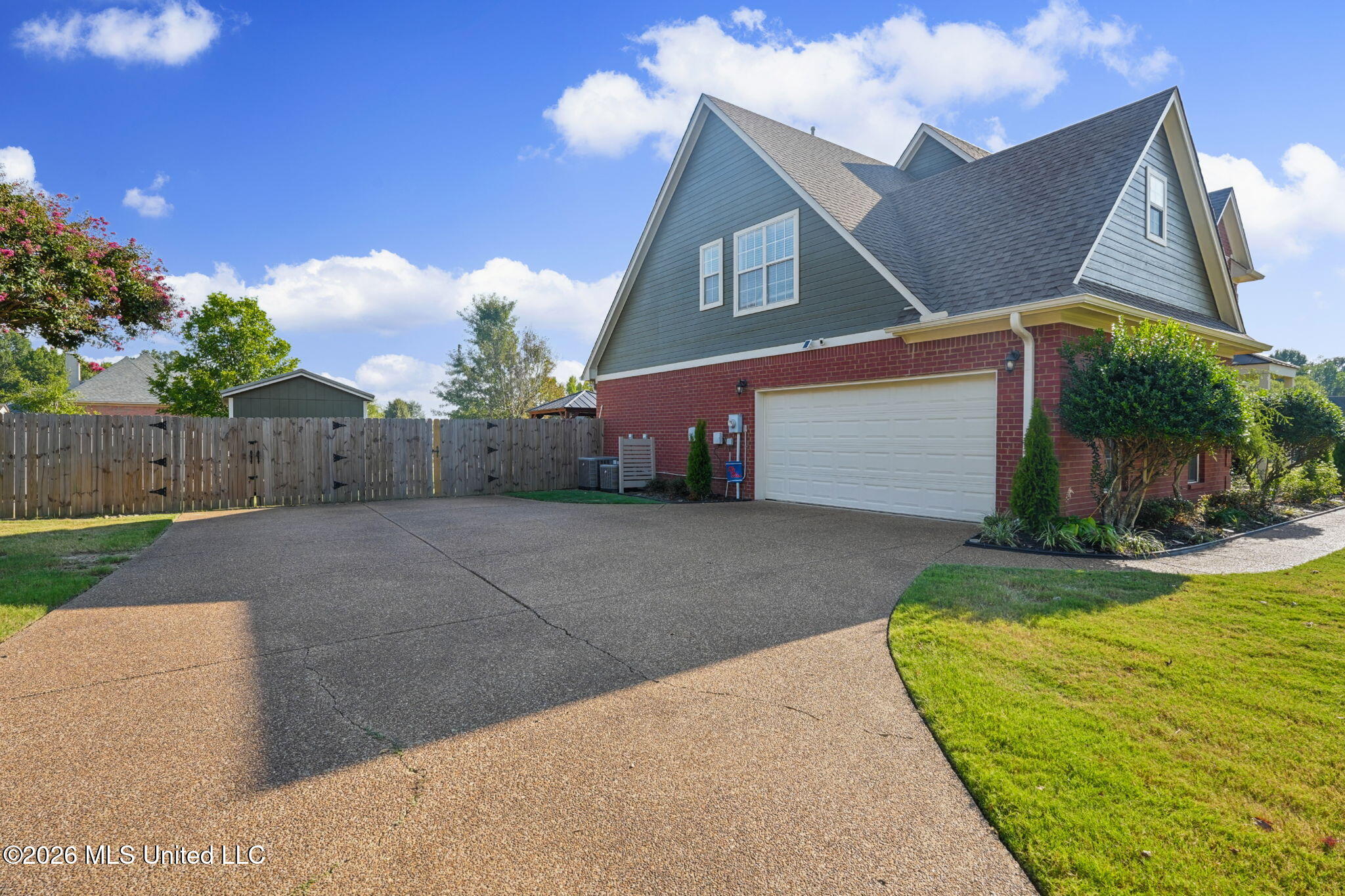 3357 Shadow Moss Cove Property Photo 4