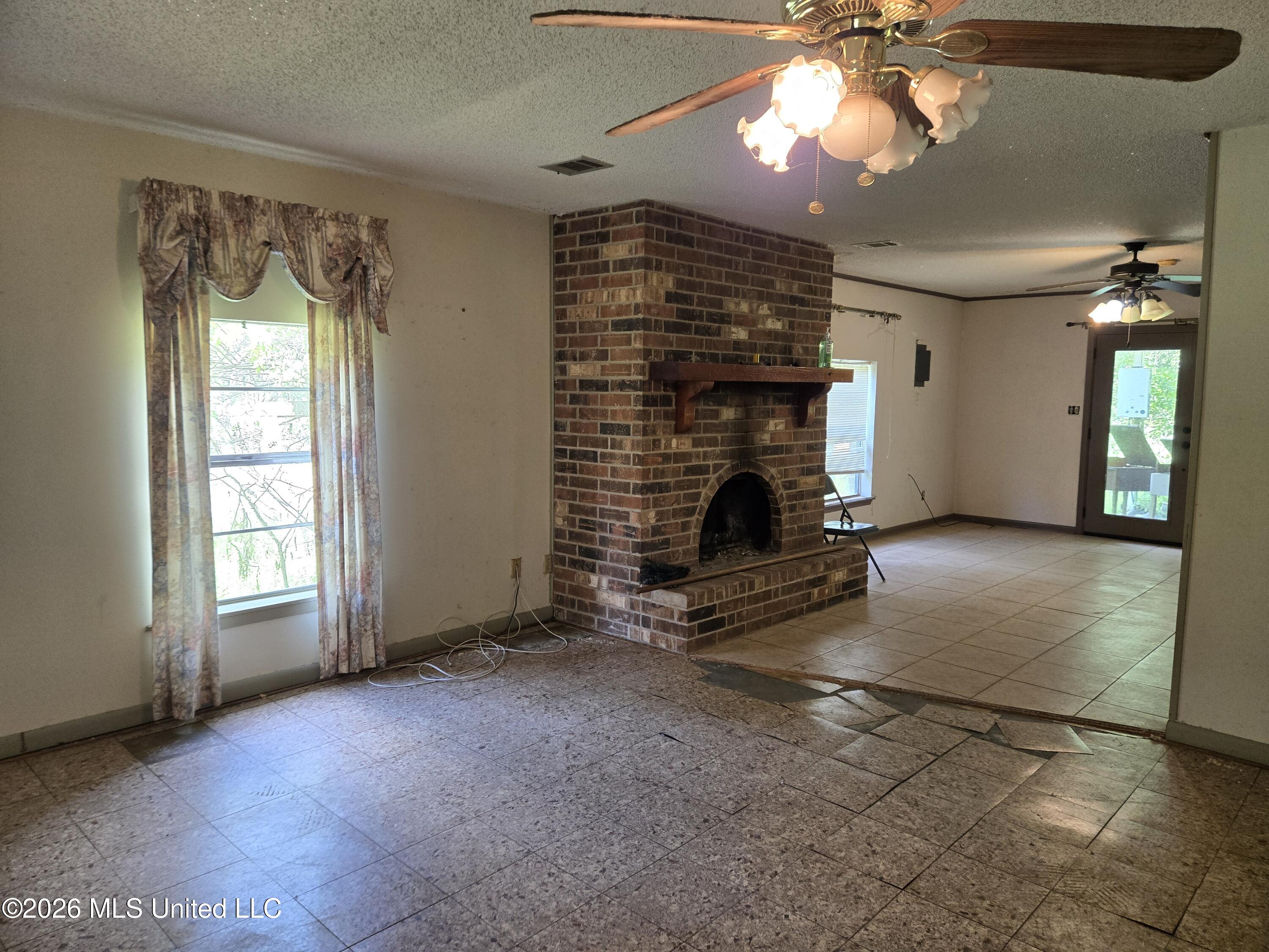 247 Lakeside Drive Property Photo 4