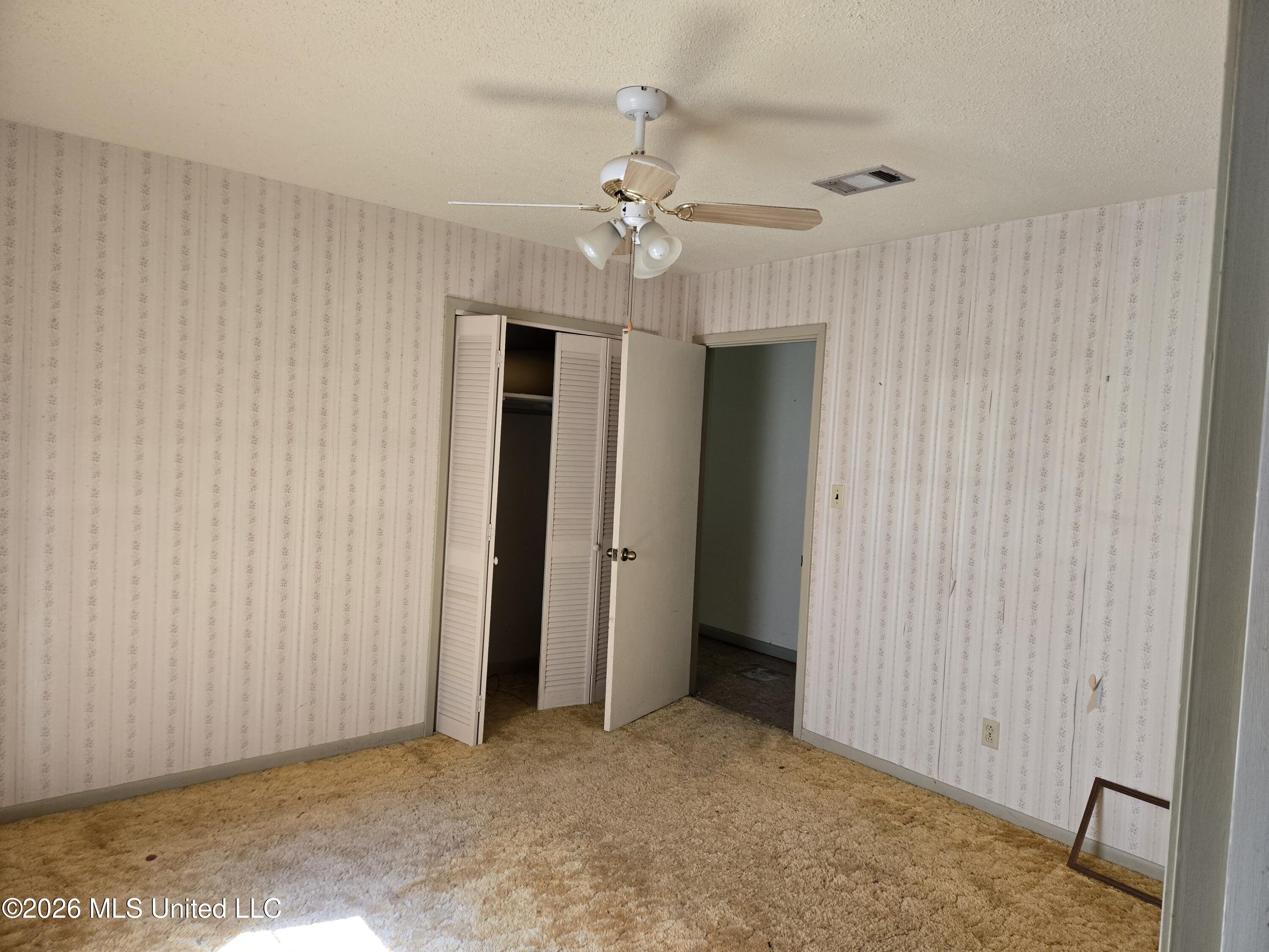 247 Lakeside Drive Property Photo 8