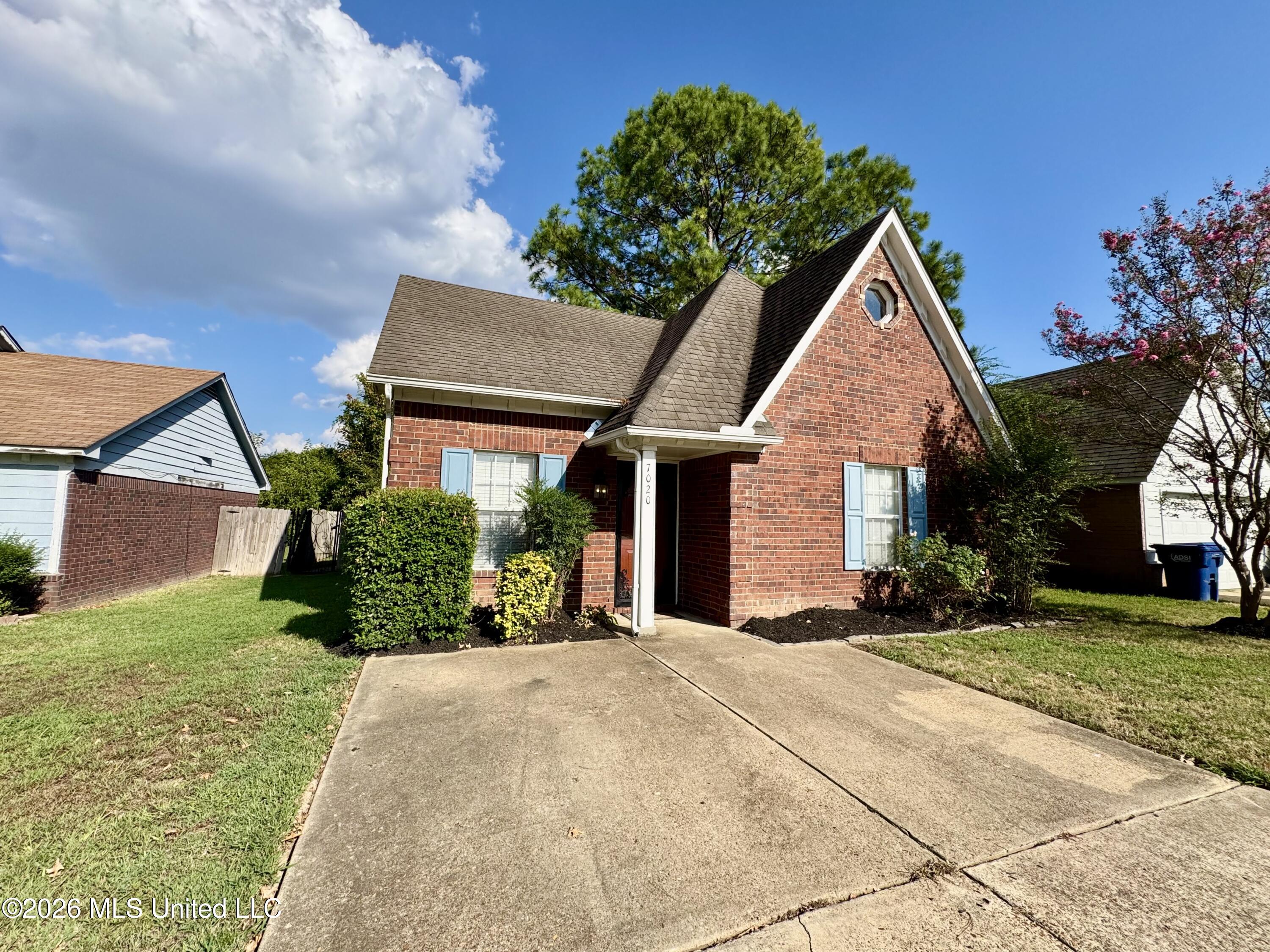 7020 Tudor Lane Property Photo 3