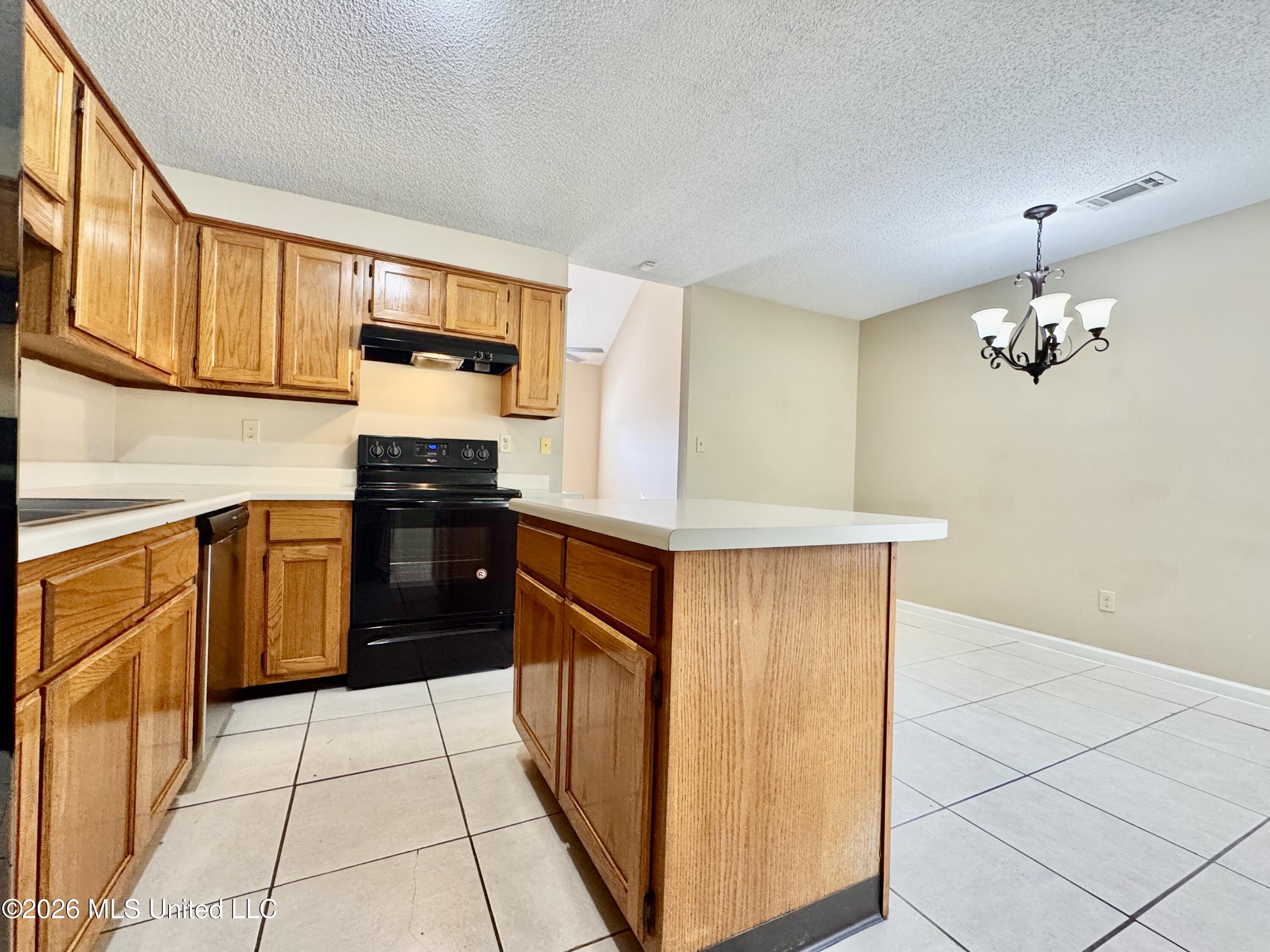 7020 Tudor Lane Property Photo 8