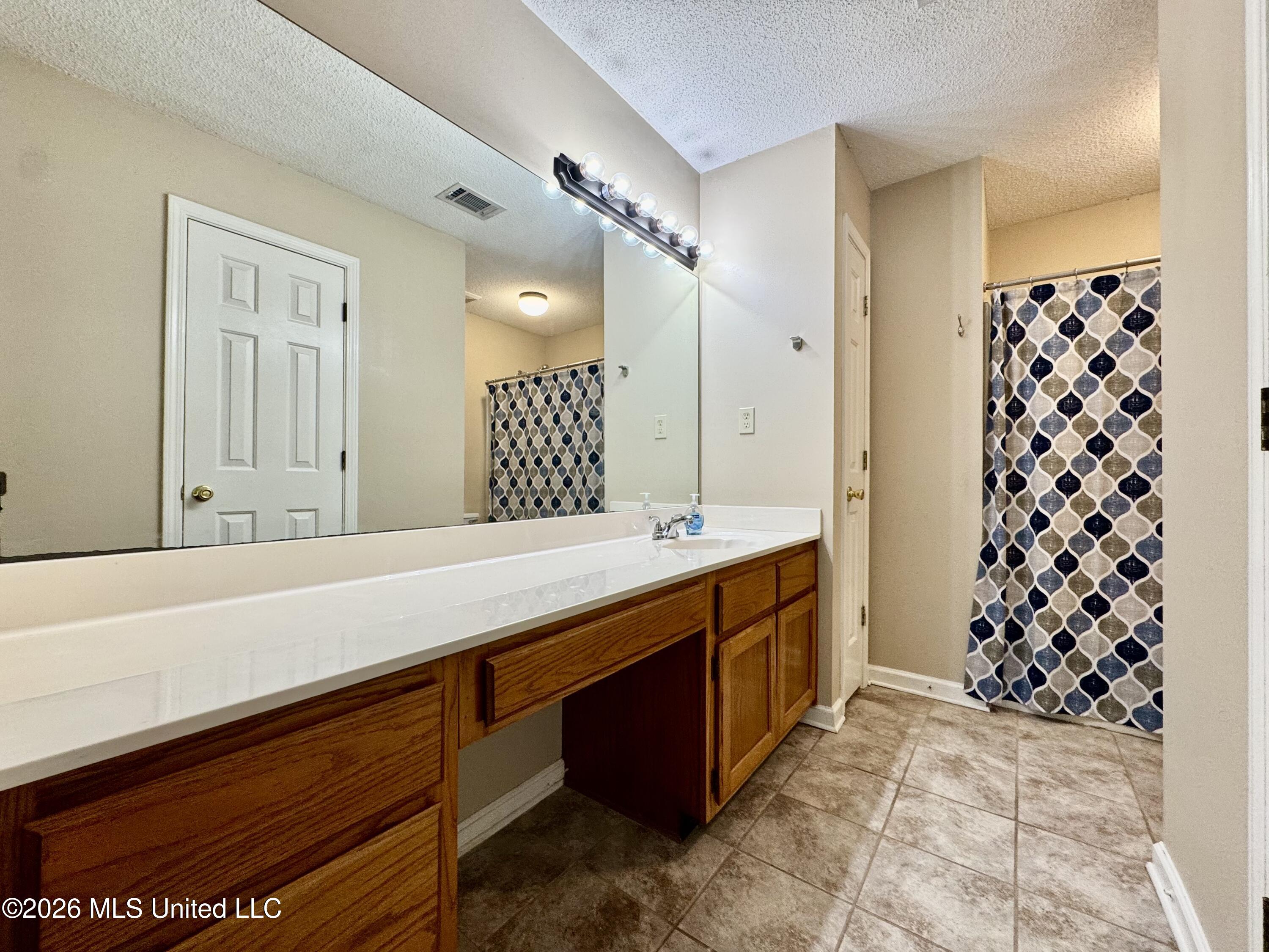 7020 Tudor Lane Property Photo 12