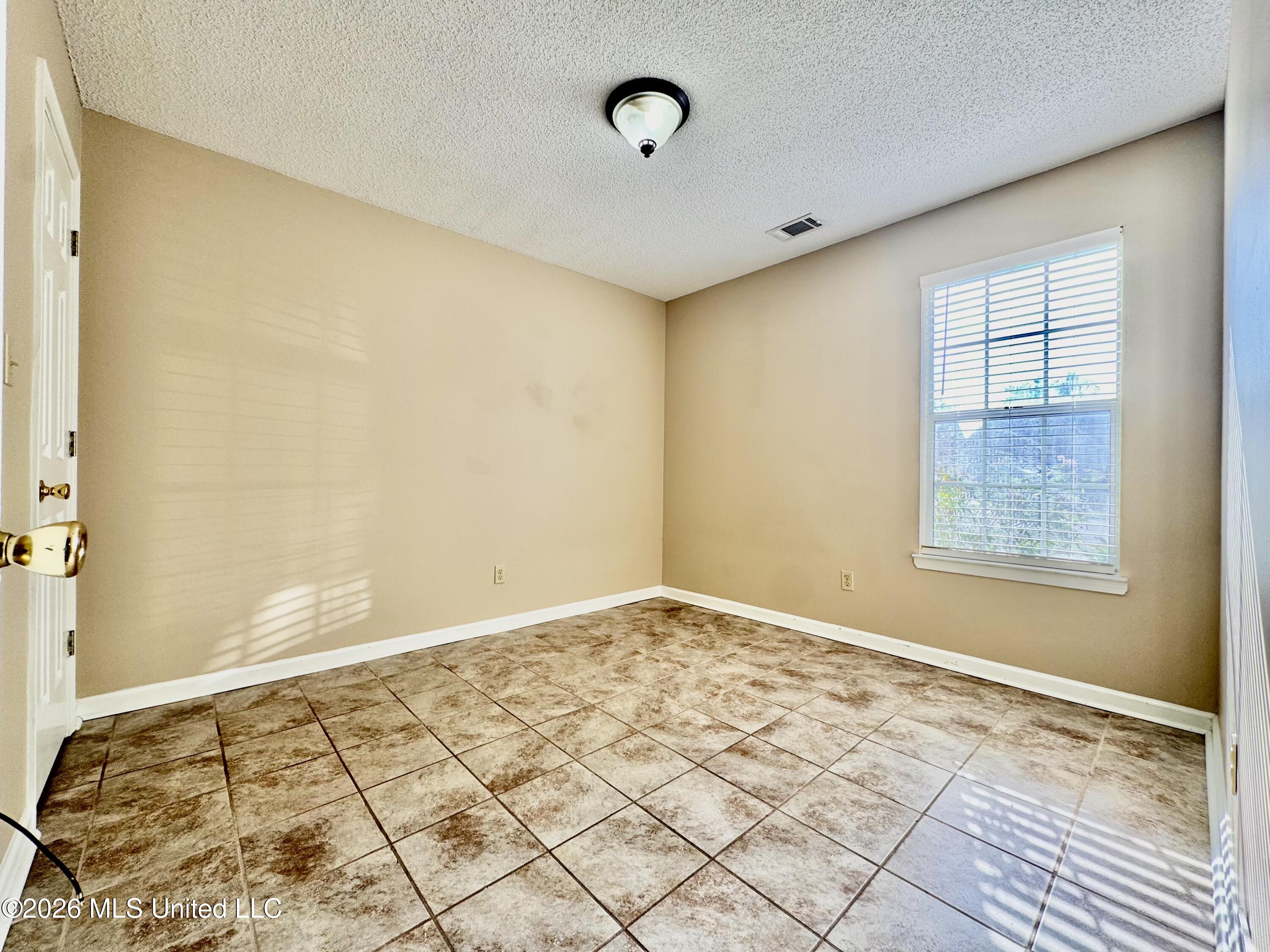 7020 Tudor Lane Property Photo 14