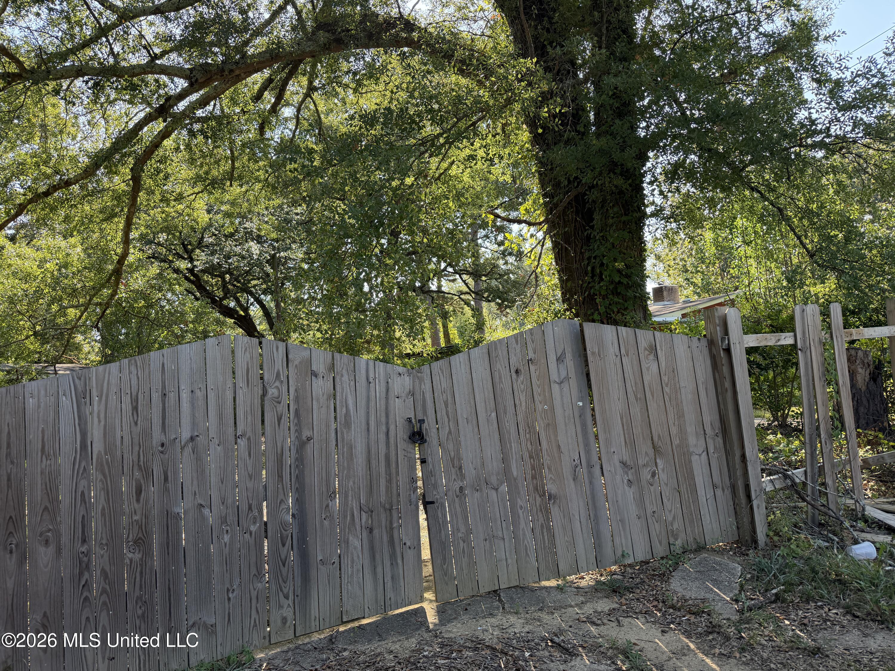 220 Shady Circle Property Photo 2