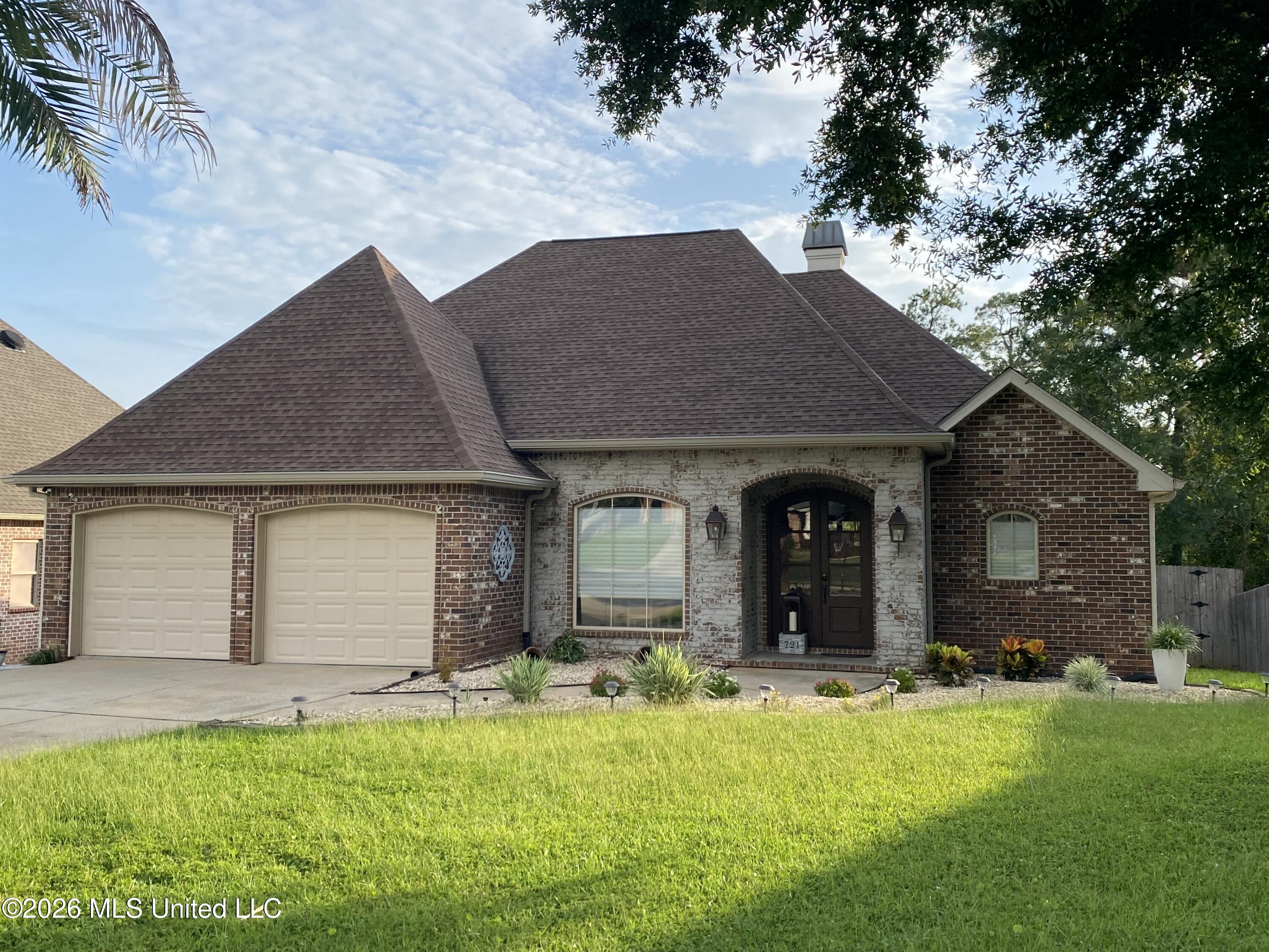 721 Clover Place Property Photo 1