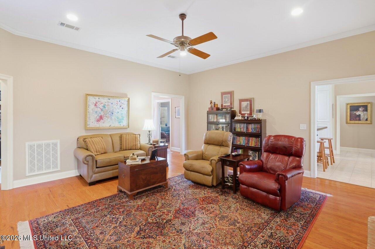 253 Belle Rose Circle Property Photo 7