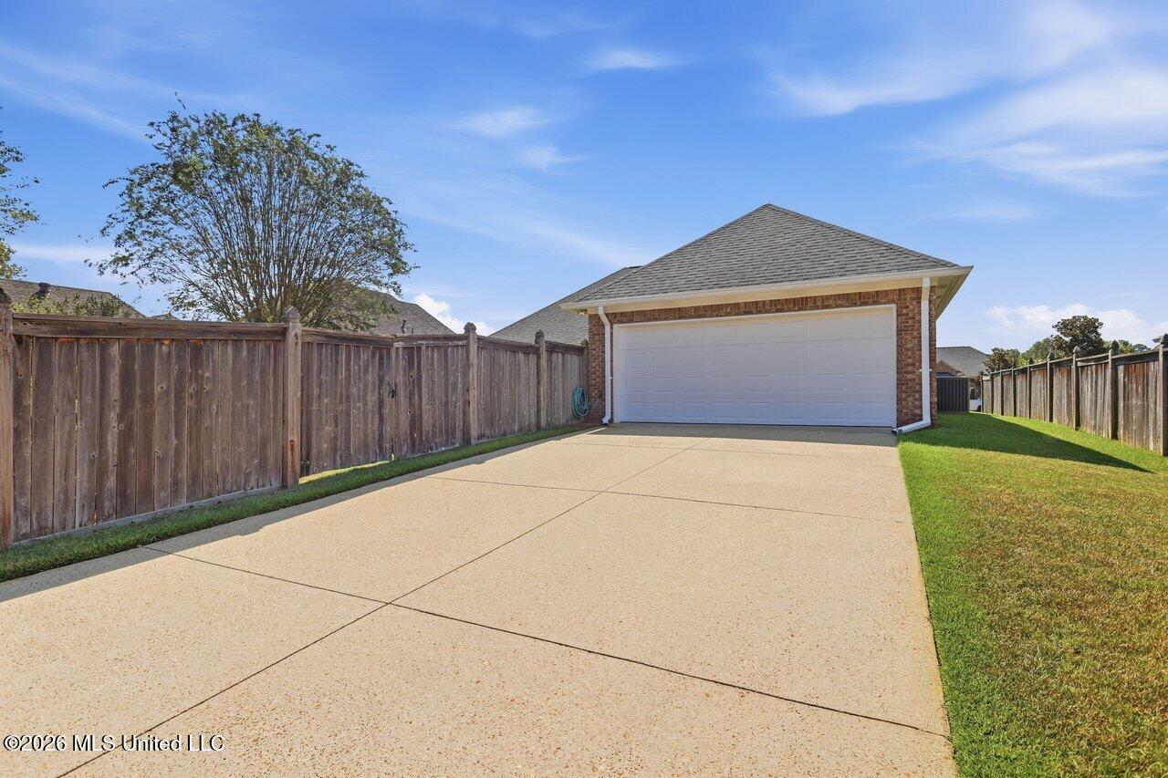 253 Belle Rose Circle Property Photo 34