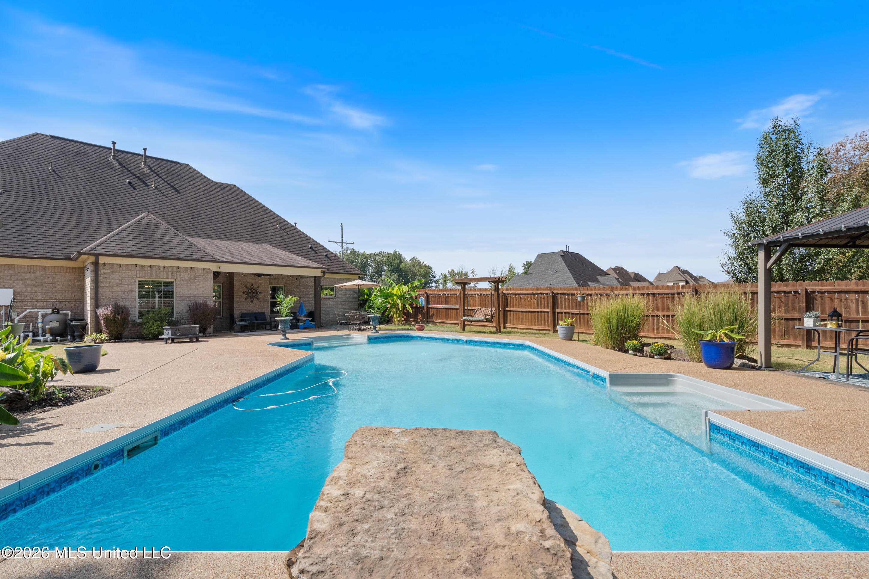 4558 Bakersfield Drive Property Photo 5
