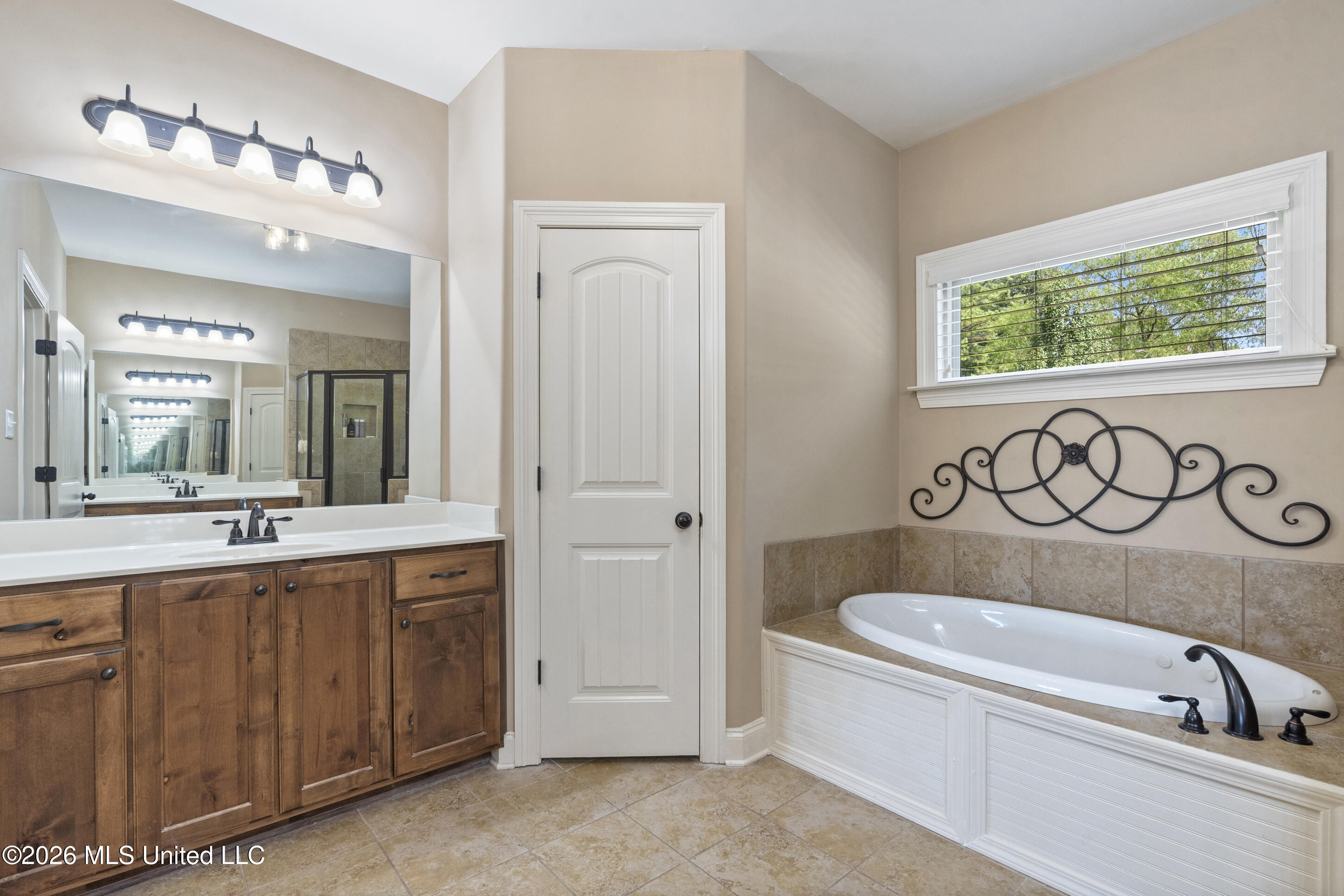 4558 Bakersfield Drive Property Photo 11