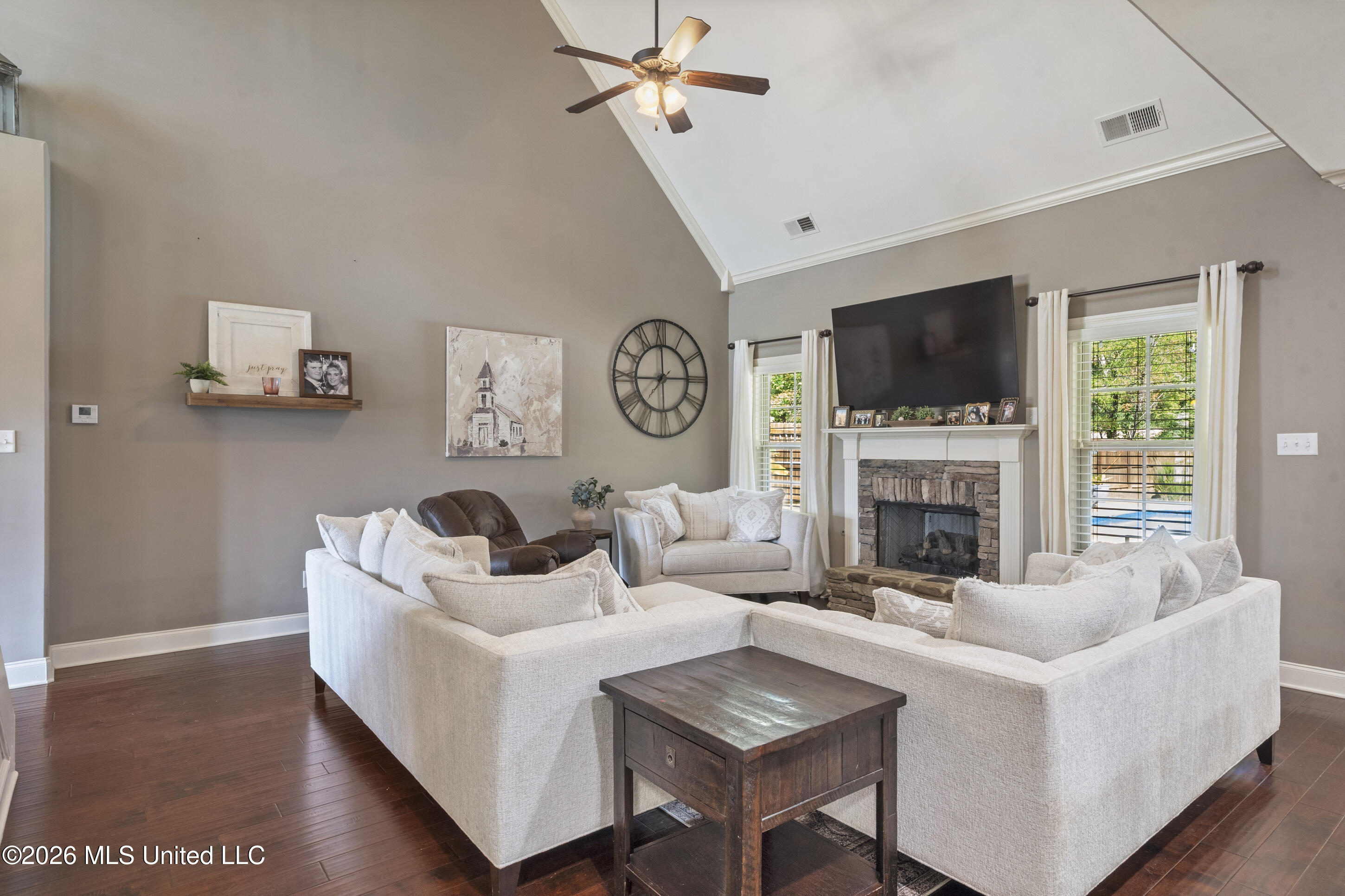 4558 Bakersfield Drive Property Photo 14