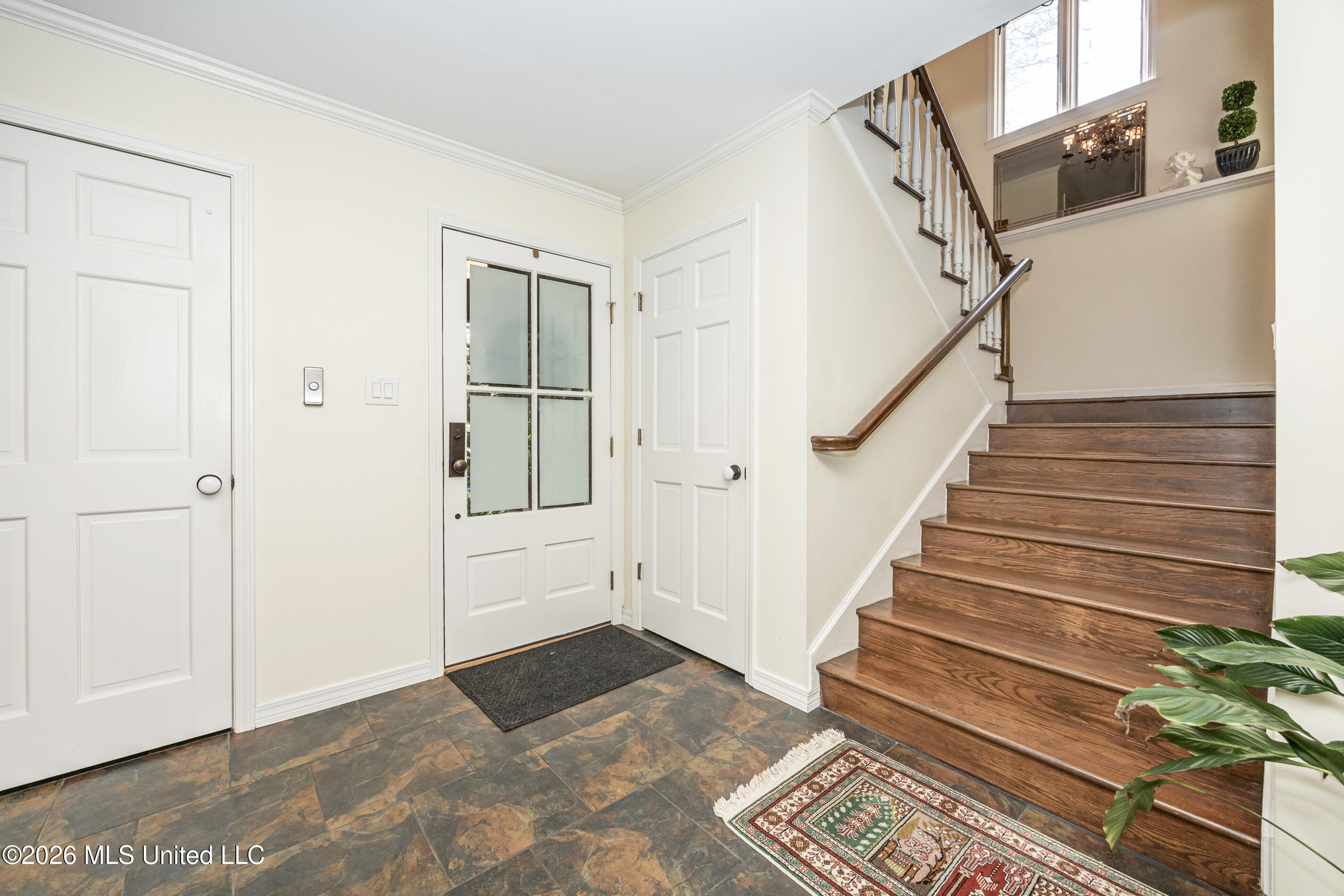 611 Lakeview Drive Property Photo 12