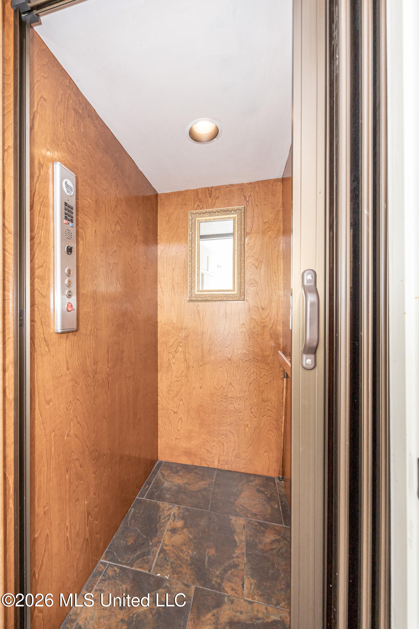 611 Lakeview Drive Property Photo 13
