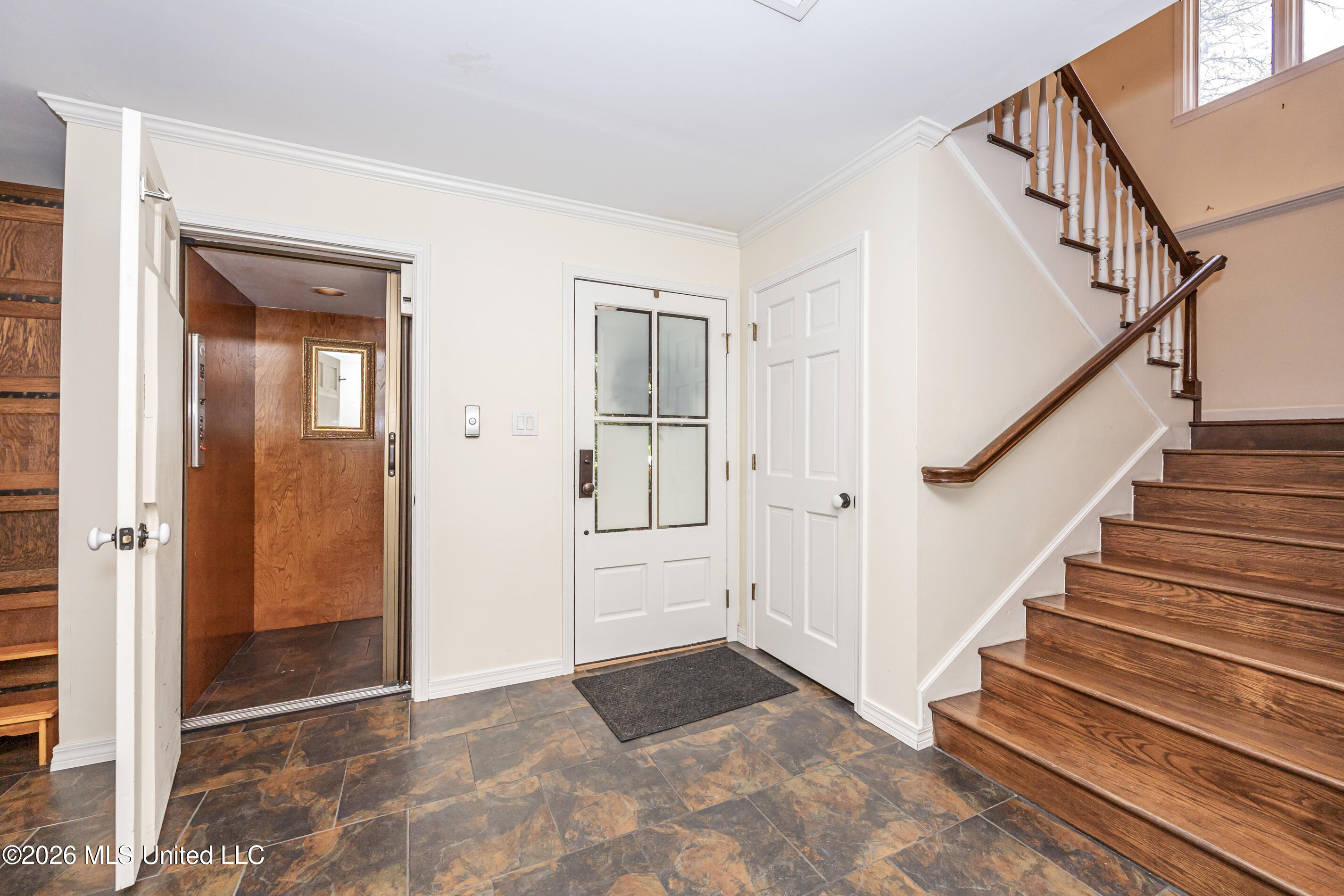 611 Lakeview Drive Property Photo 14