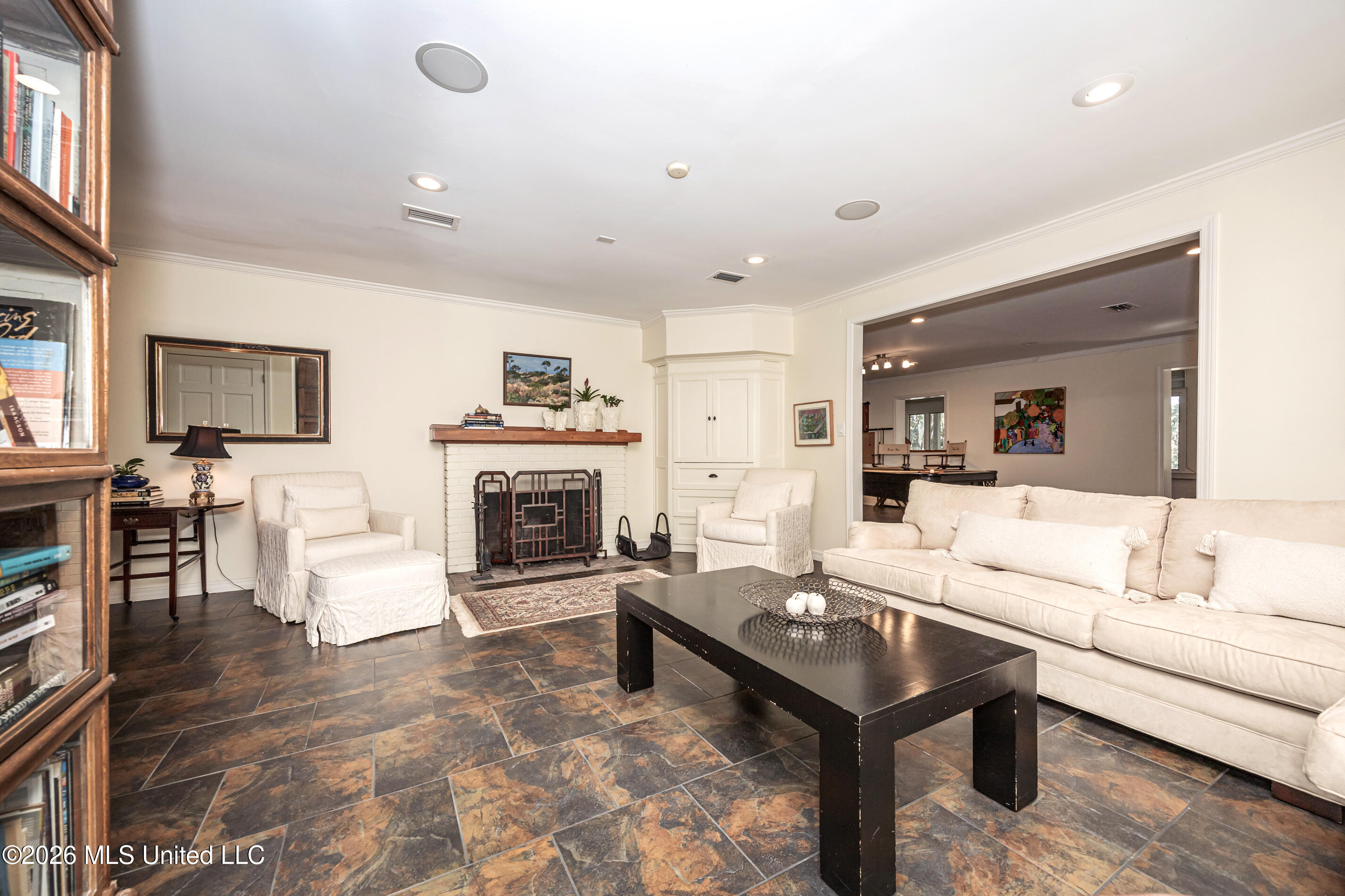 611 Lakeview Drive Property Photo 16