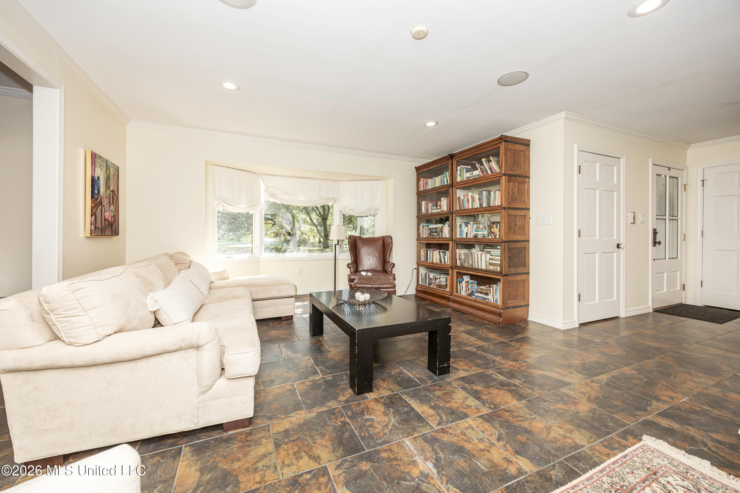 611 Lakeview Drive Property Photo 17