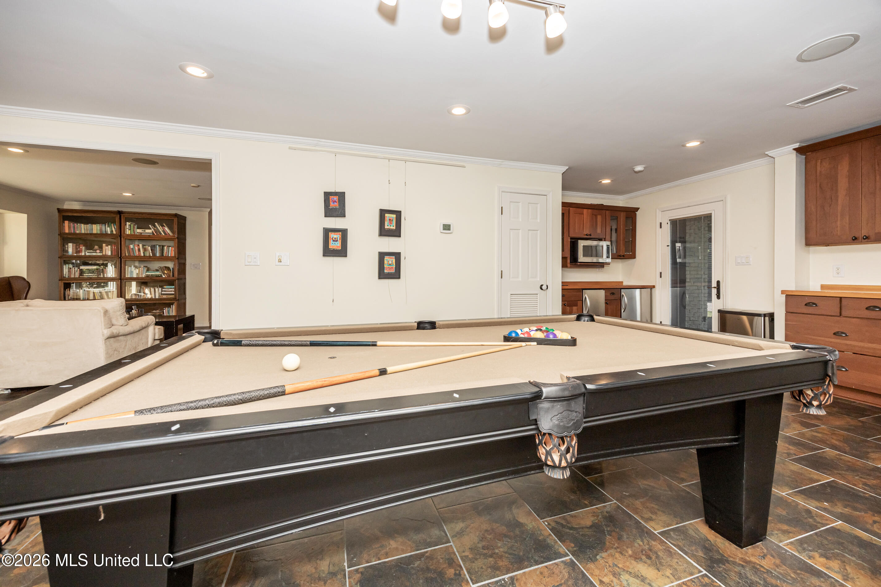 611 Lakeview Drive Property Photo 29