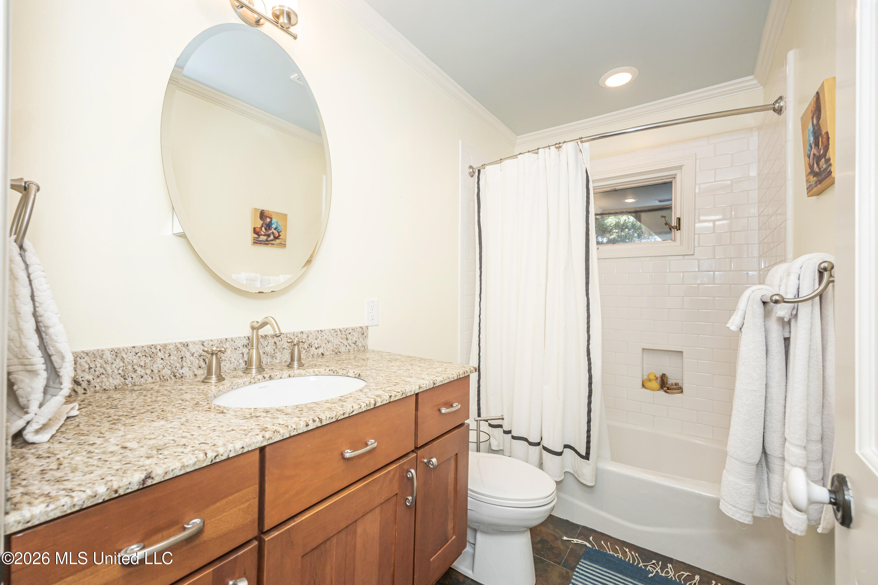 611 Lakeview Drive Property Photo 40