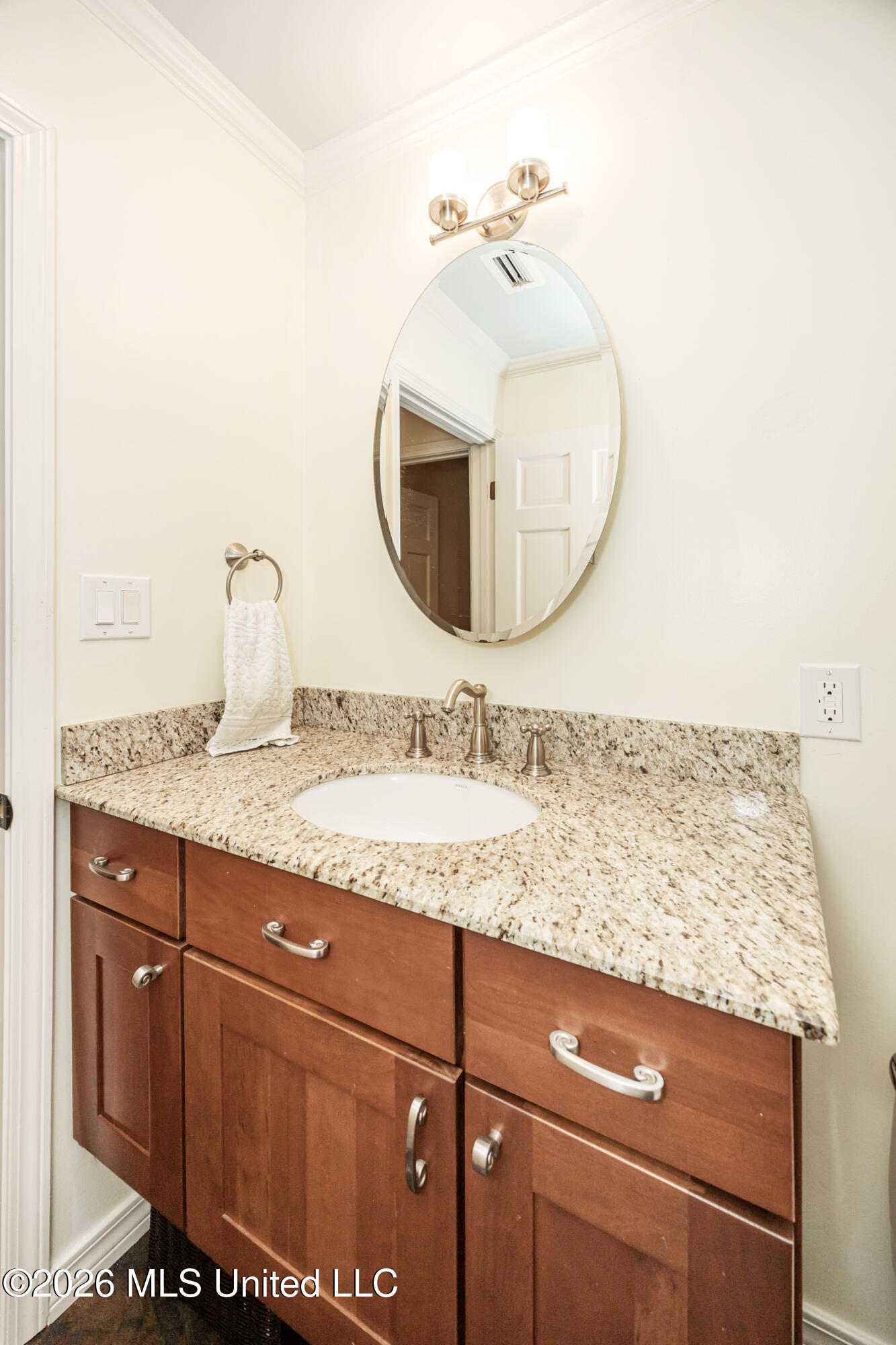 611 Lakeview Drive Property Photo 41
