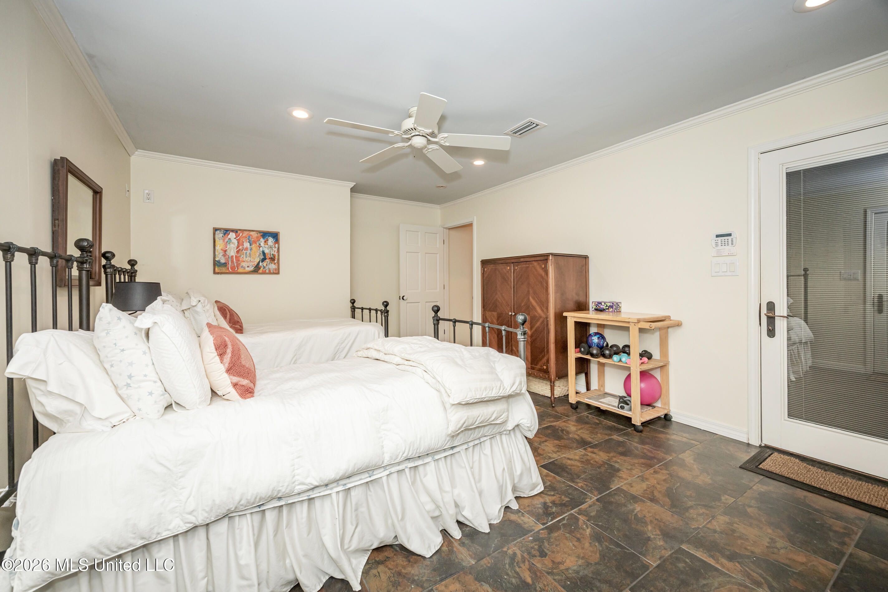 611 Lakeview Drive Property Photo 43