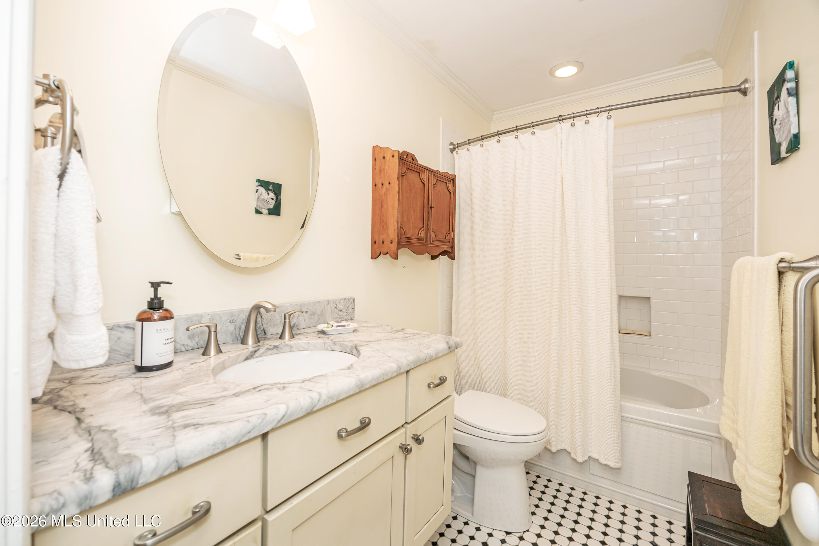 611 Lakeview Drive Property Photo 65