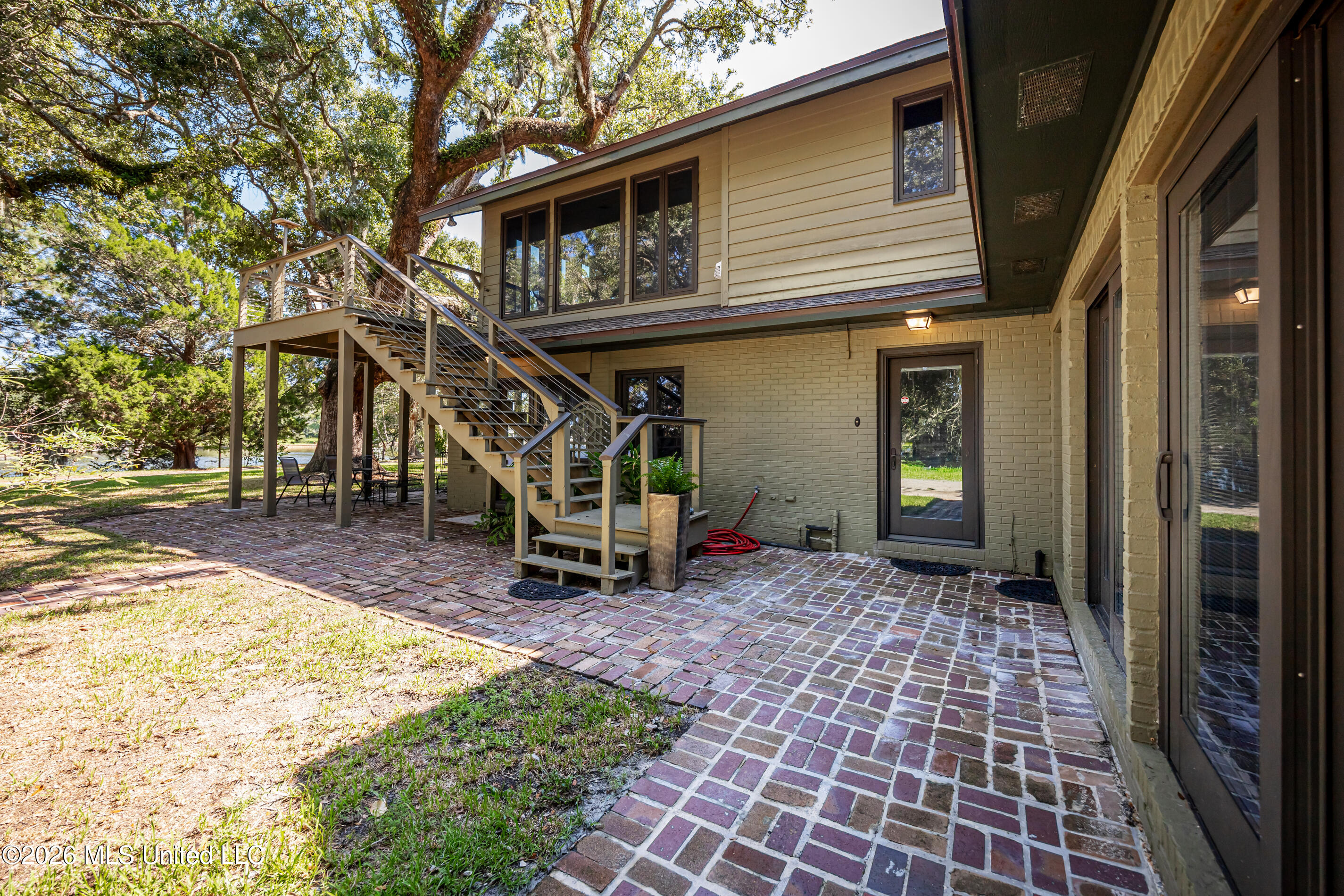 611 Lakeview Drive Property Photo 100