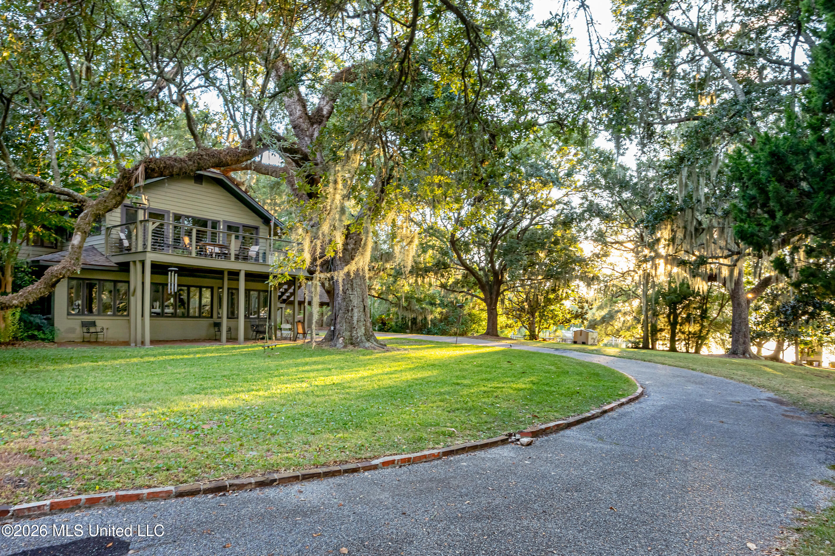 611 Lakeview Drive Property Photo 111