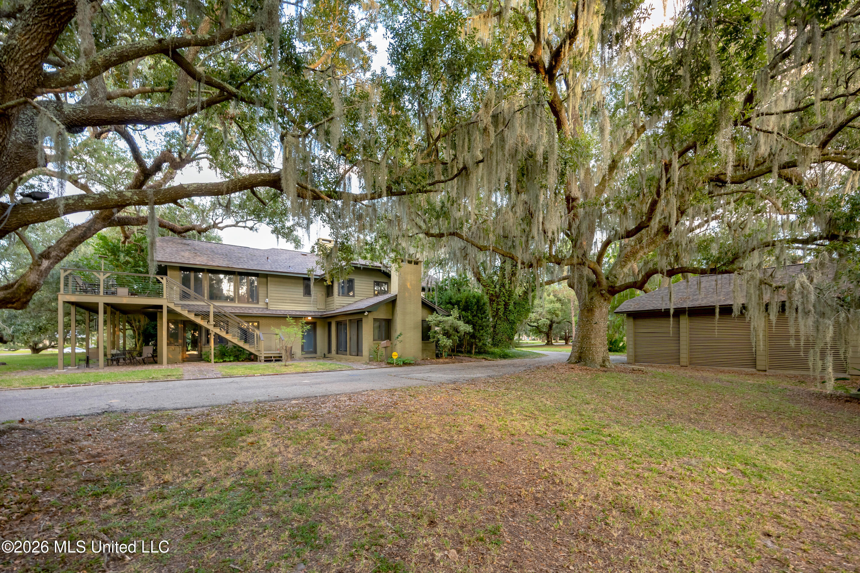 611 Lakeview Drive Property Photo 114