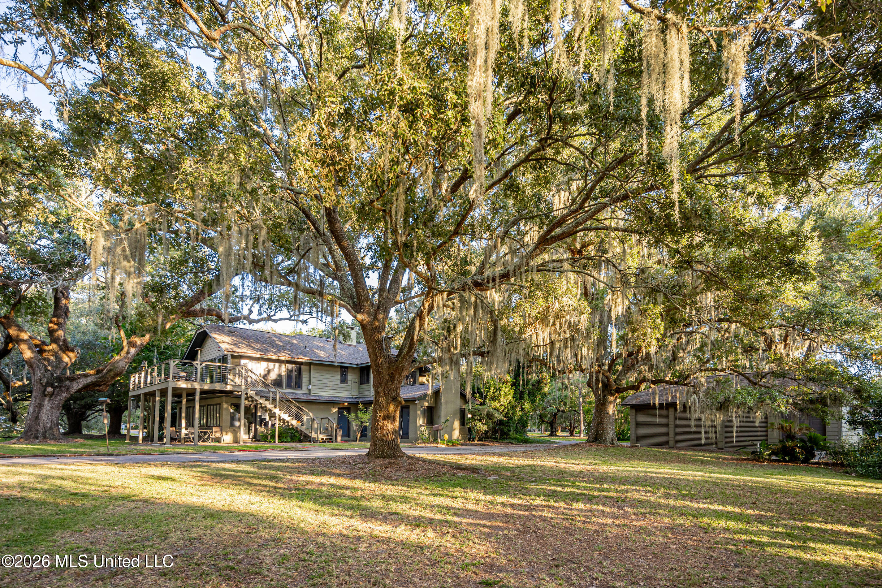 611 Lakeview Drive Property Photo 126