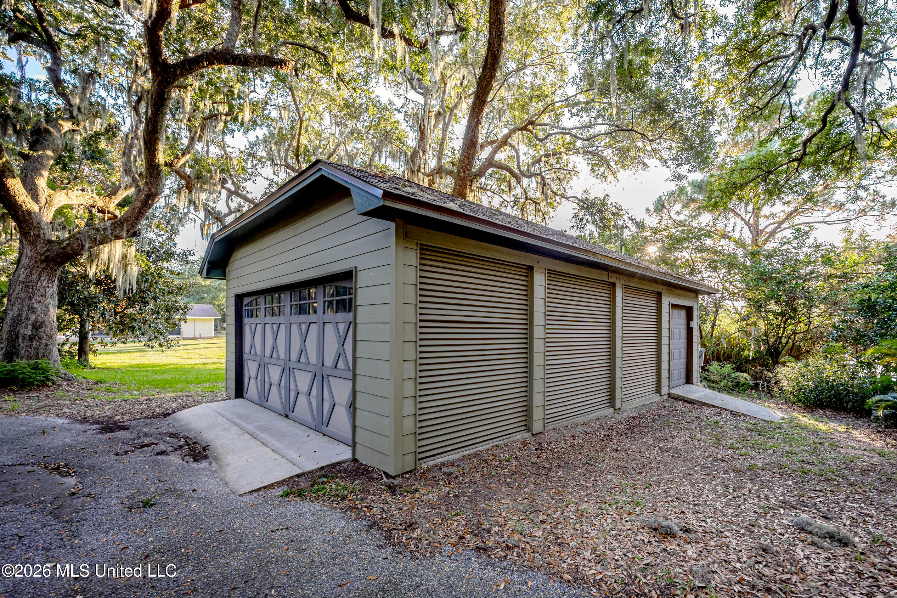 611 Lakeview Drive Property Photo 128