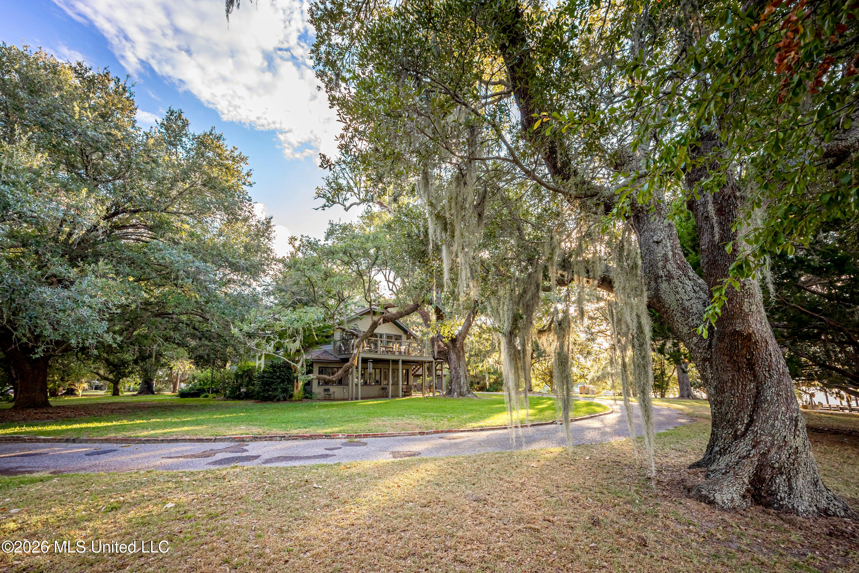 611 Lakeview Drive Property Photo 138