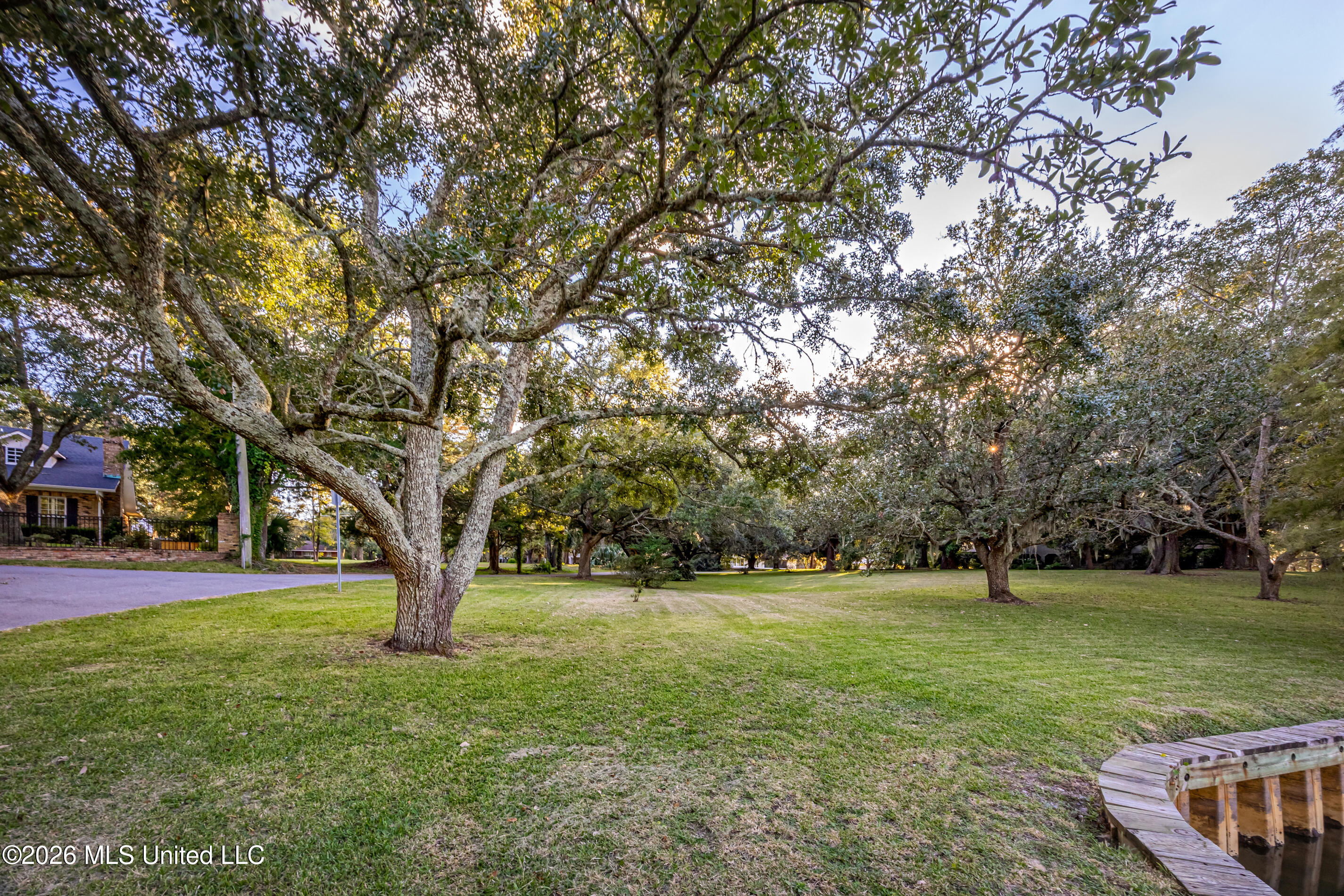 611 Lakeview Drive Property Photo 142