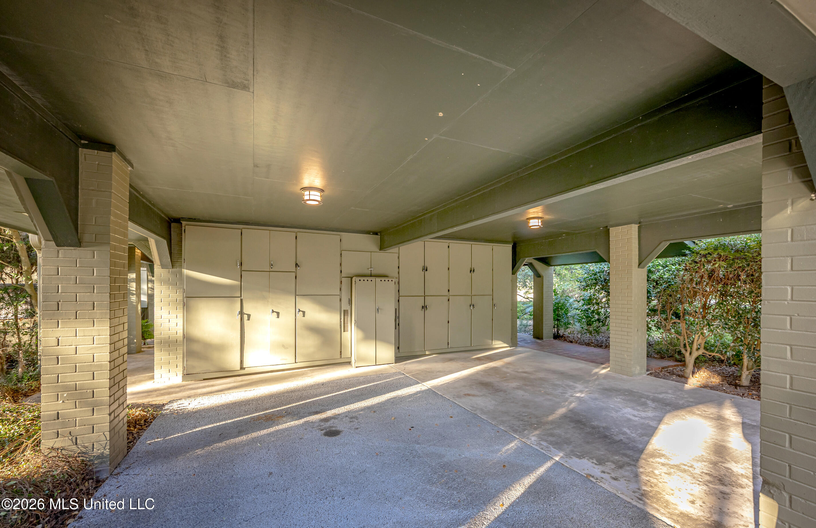 611 Lakeview Drive Property Photo 159