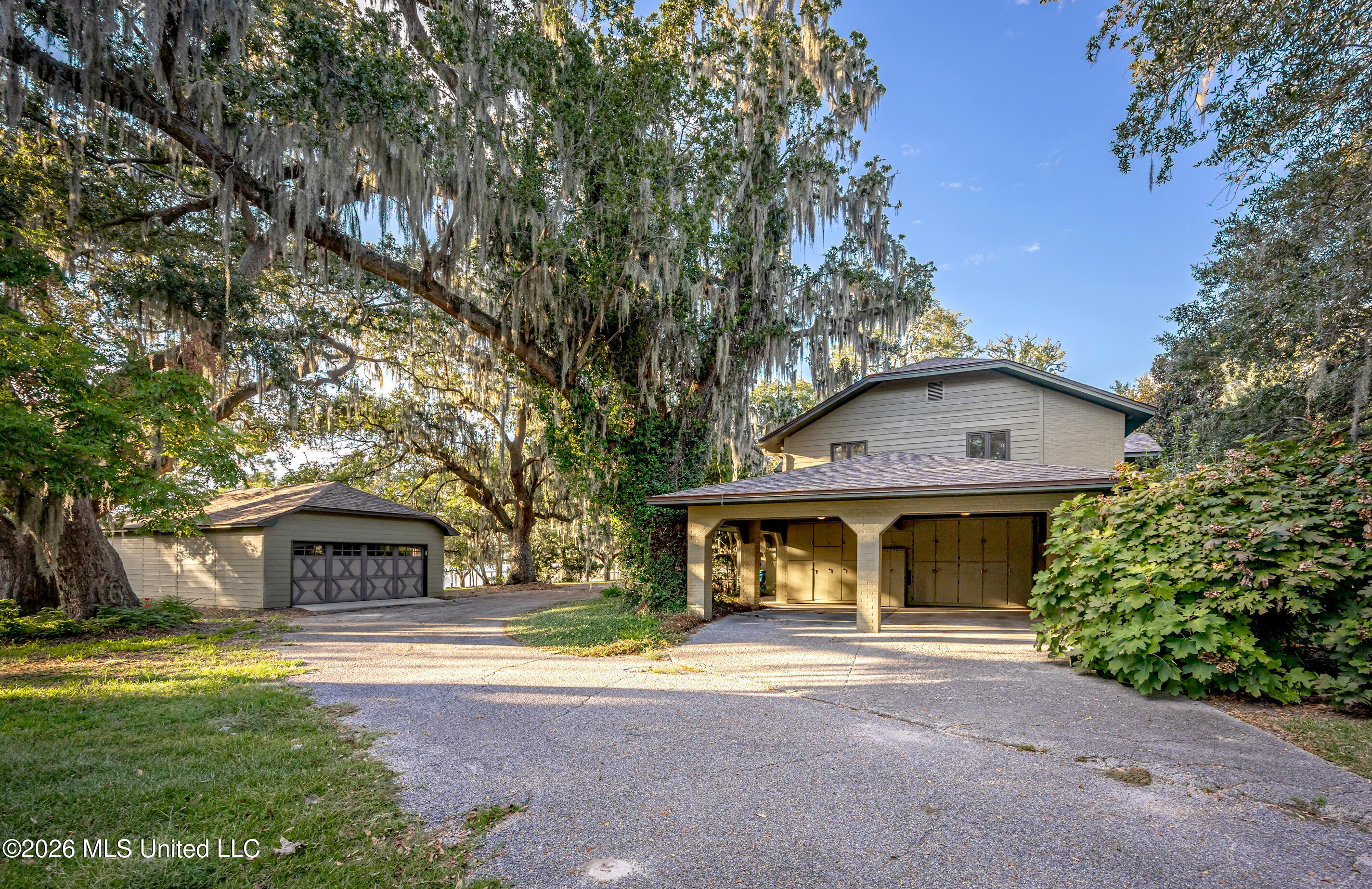 611 Lakeview Drive Property Photo 162