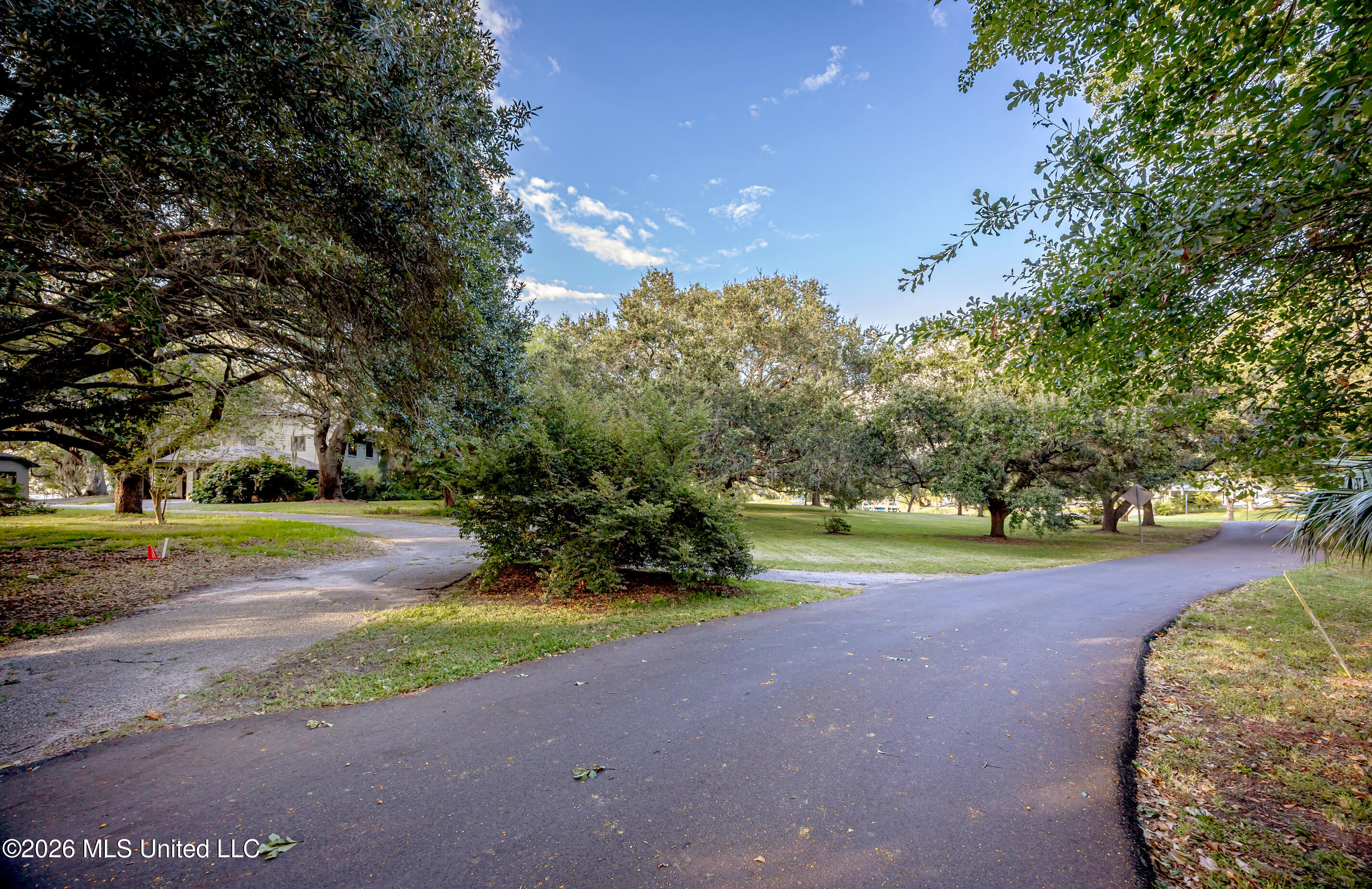 611 Lakeview Drive Property Photo 189