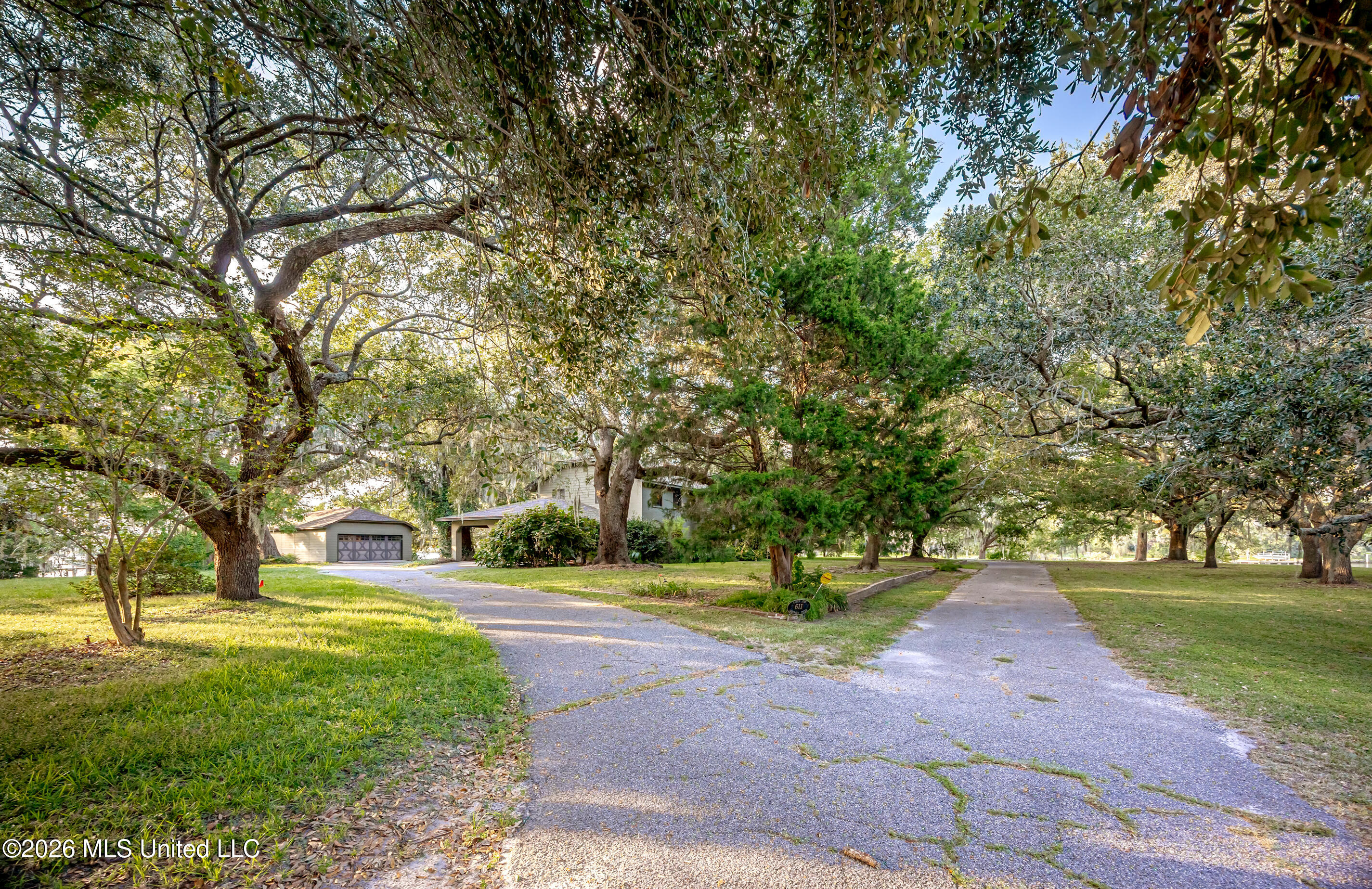 611 Lakeview Drive Property Photo 190