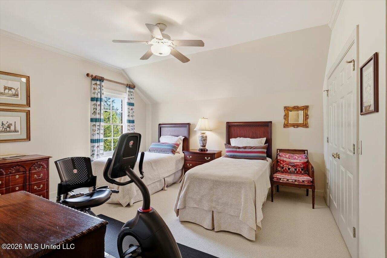 206 Persimmon Hill Property Photo 25
