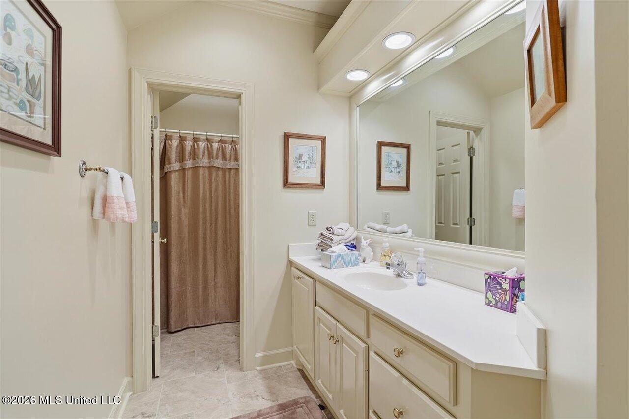 206 Persimmon Hill Property Photo 29