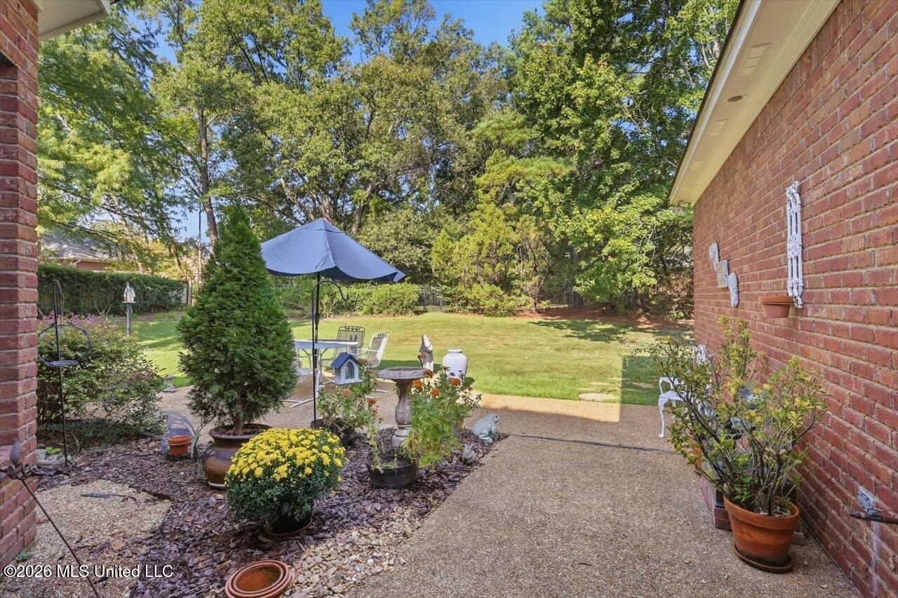 206 Persimmon Hill Property Photo 32
